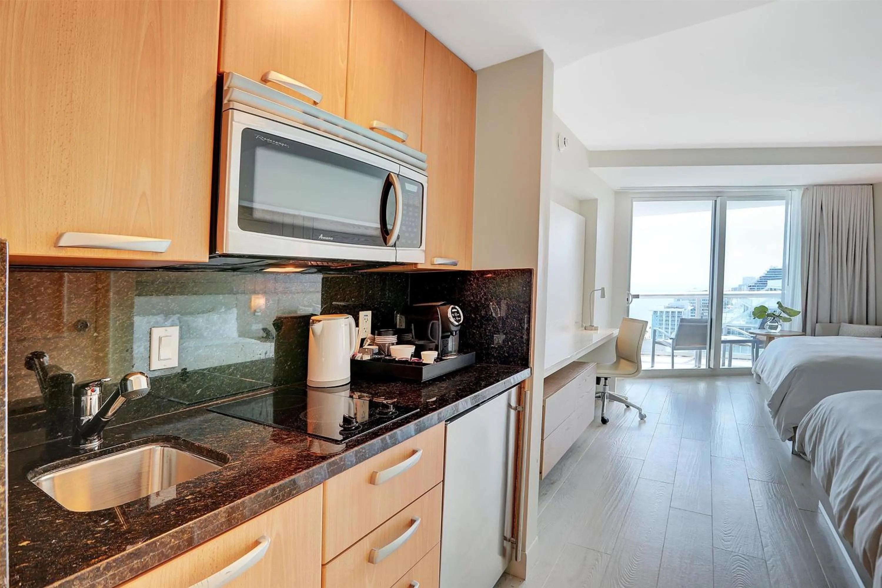 Bed in Beach House Fort Lauderdale, A Hilton Resort