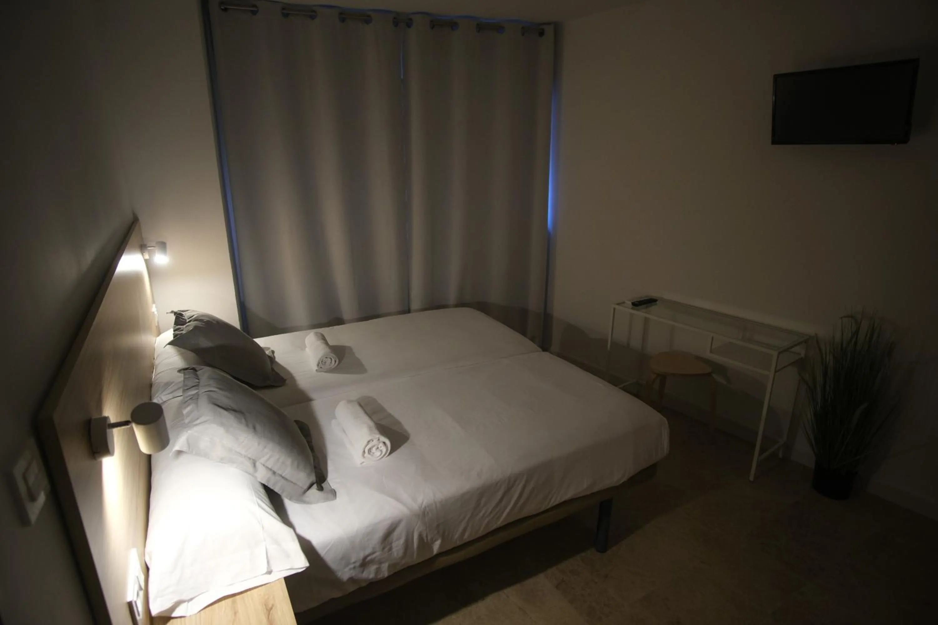 Bed in Urban Rooms Alicante