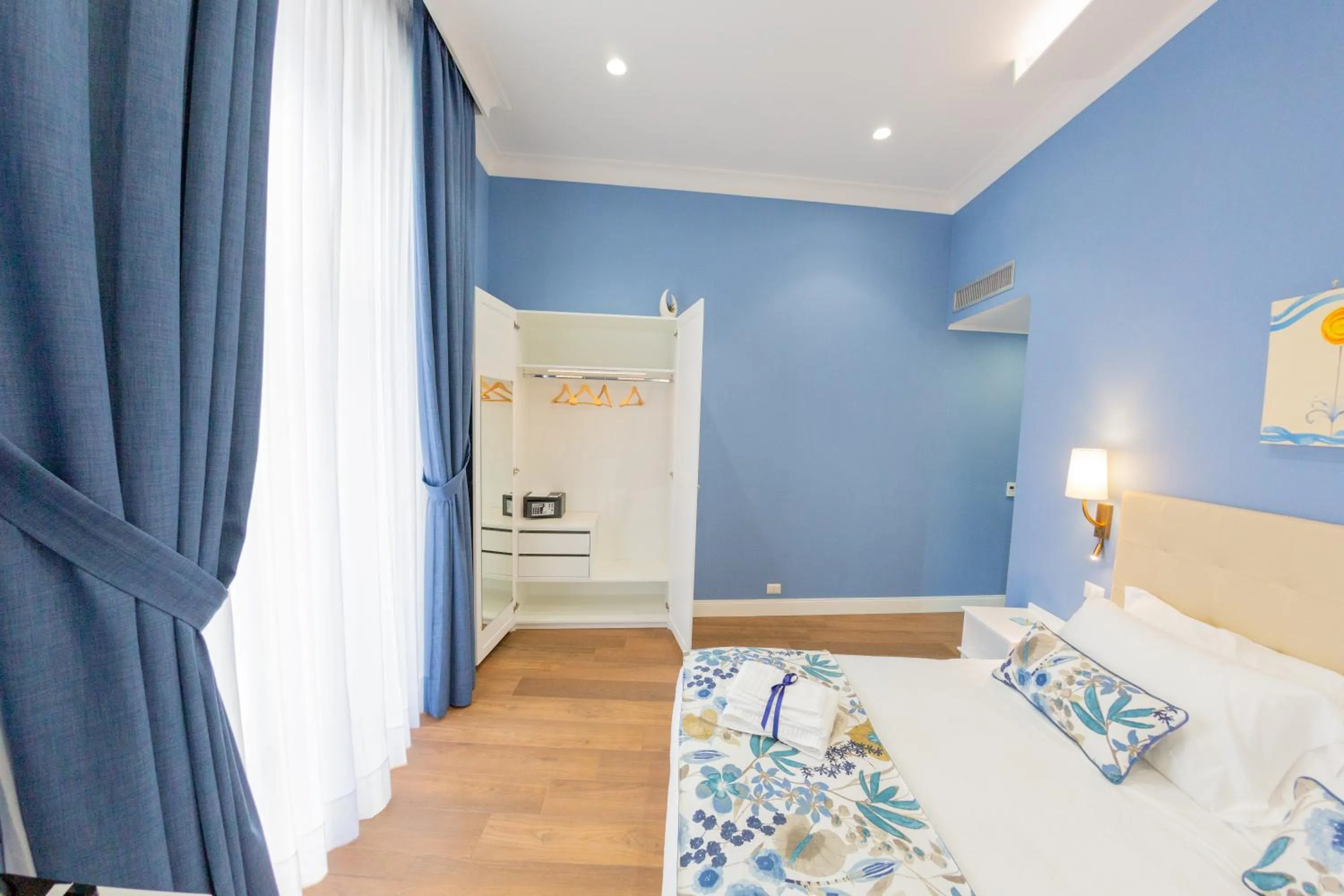 Bedroom, Bed in Suite CuoreNapoletano