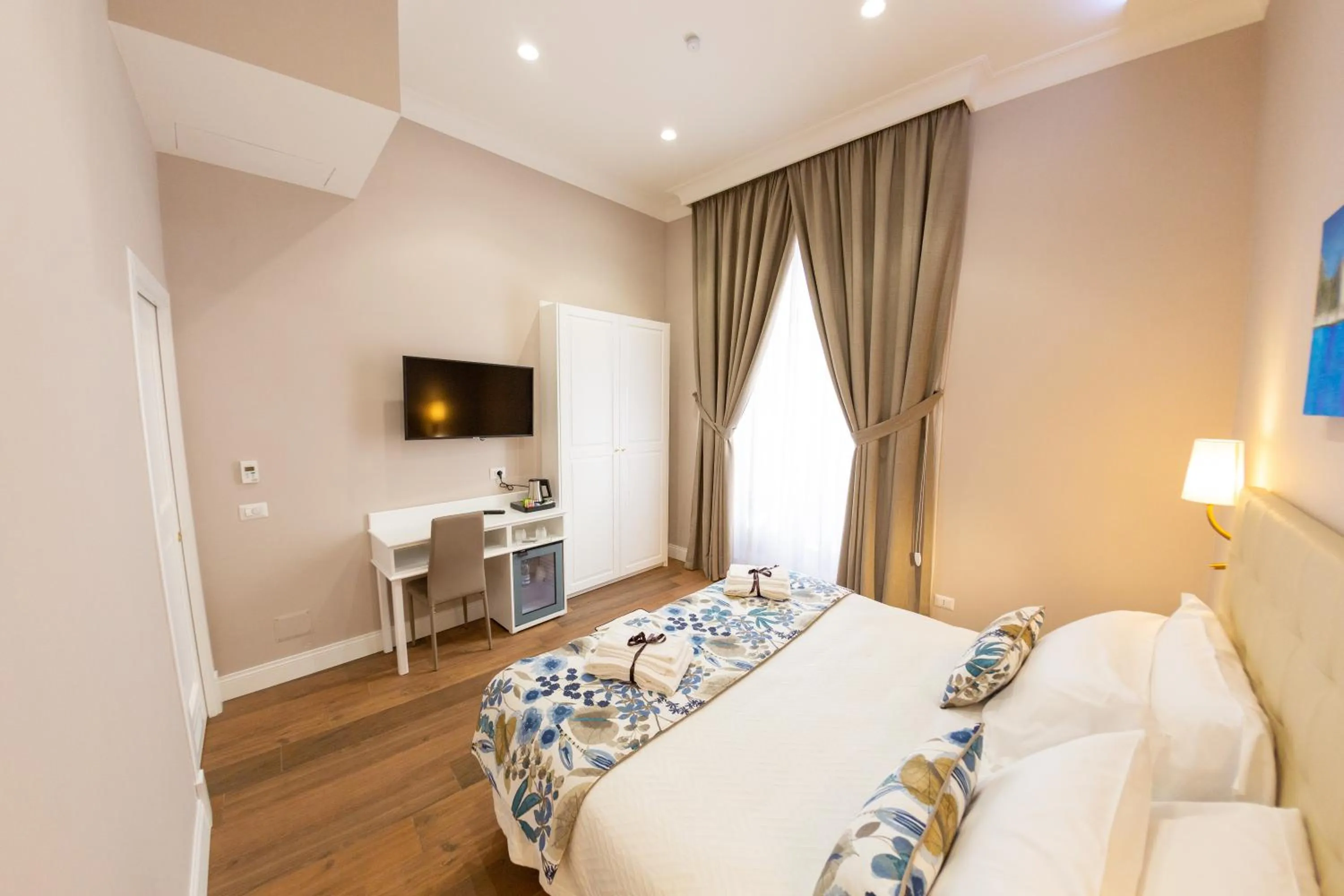 Bedroom, Bed in Suite CuoreNapoletano