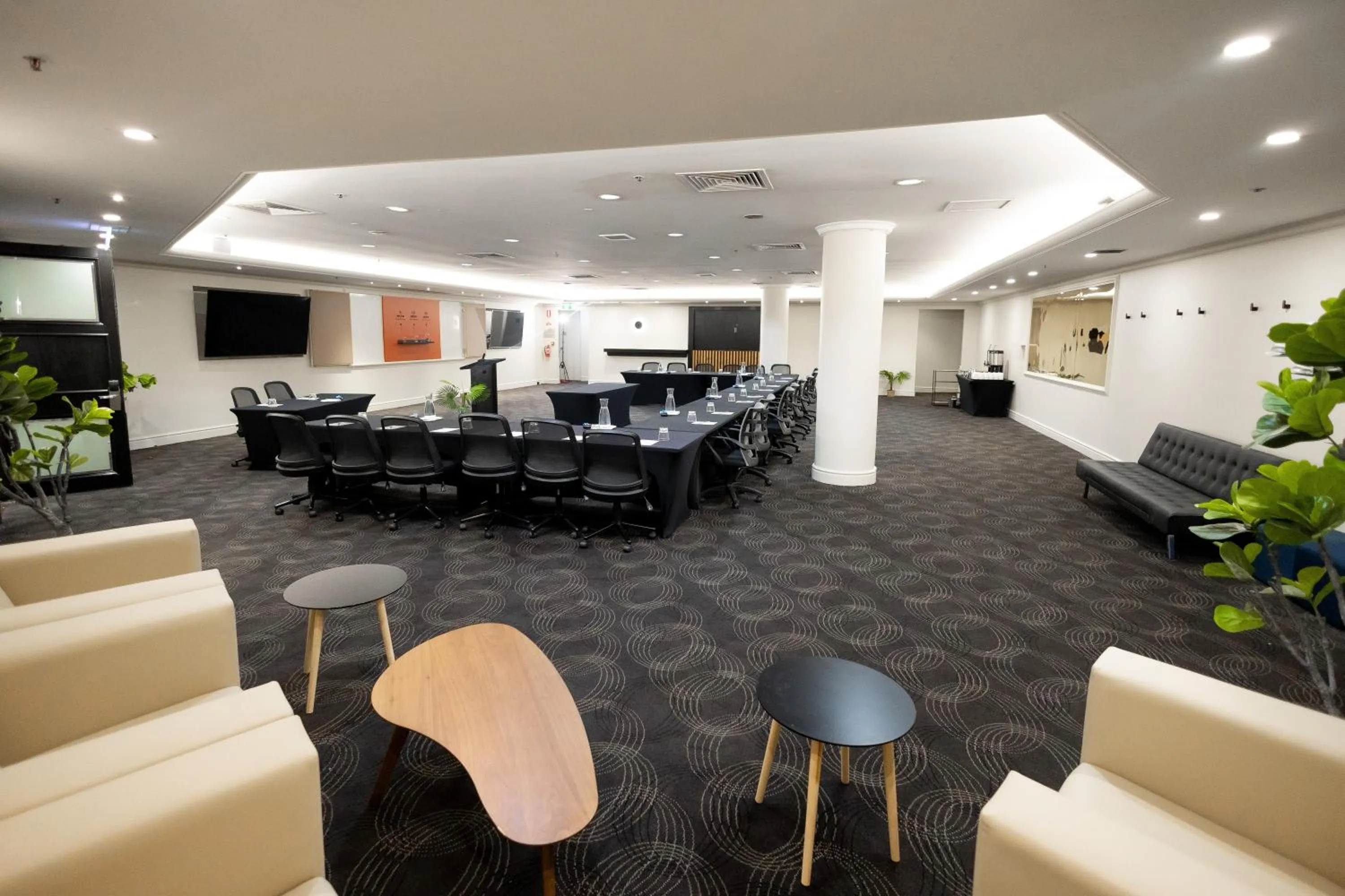 Meeting/conference room in Hilton Cairns