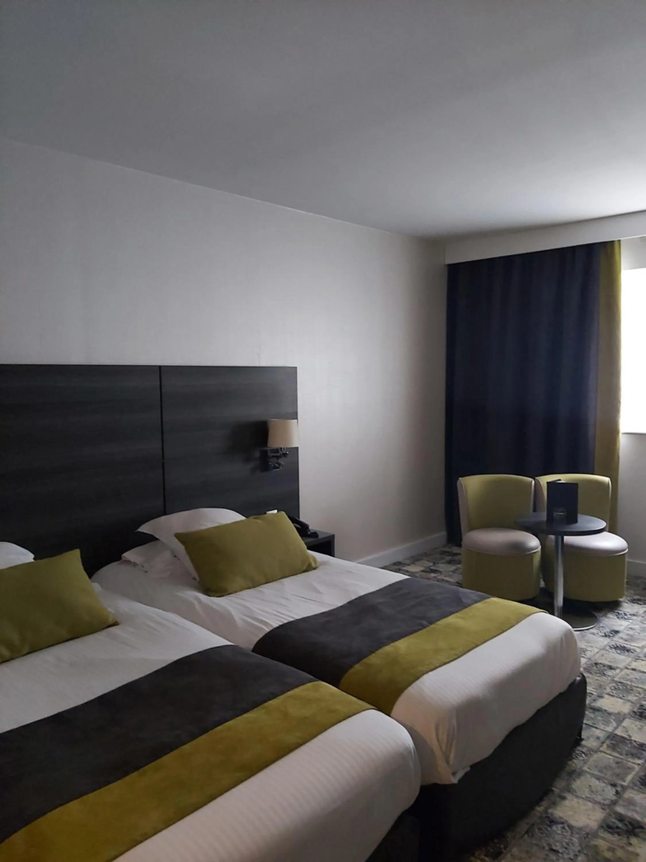 Photo of the whole room, Bed in Best Western Plus Evreux Palais Des Congrès
