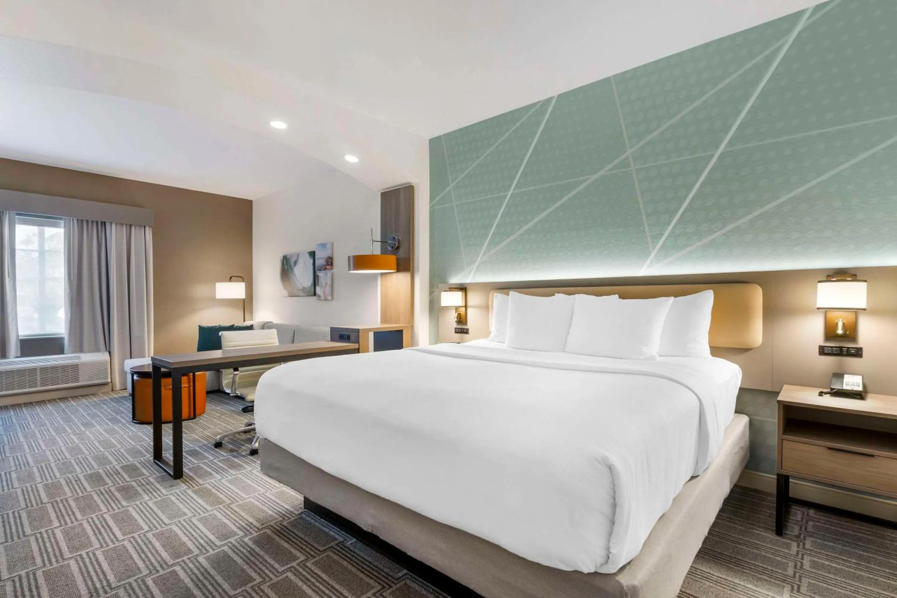 Bedroom, Bed in Comfort Inn & Suites Port Charlotte-Punta Gorda