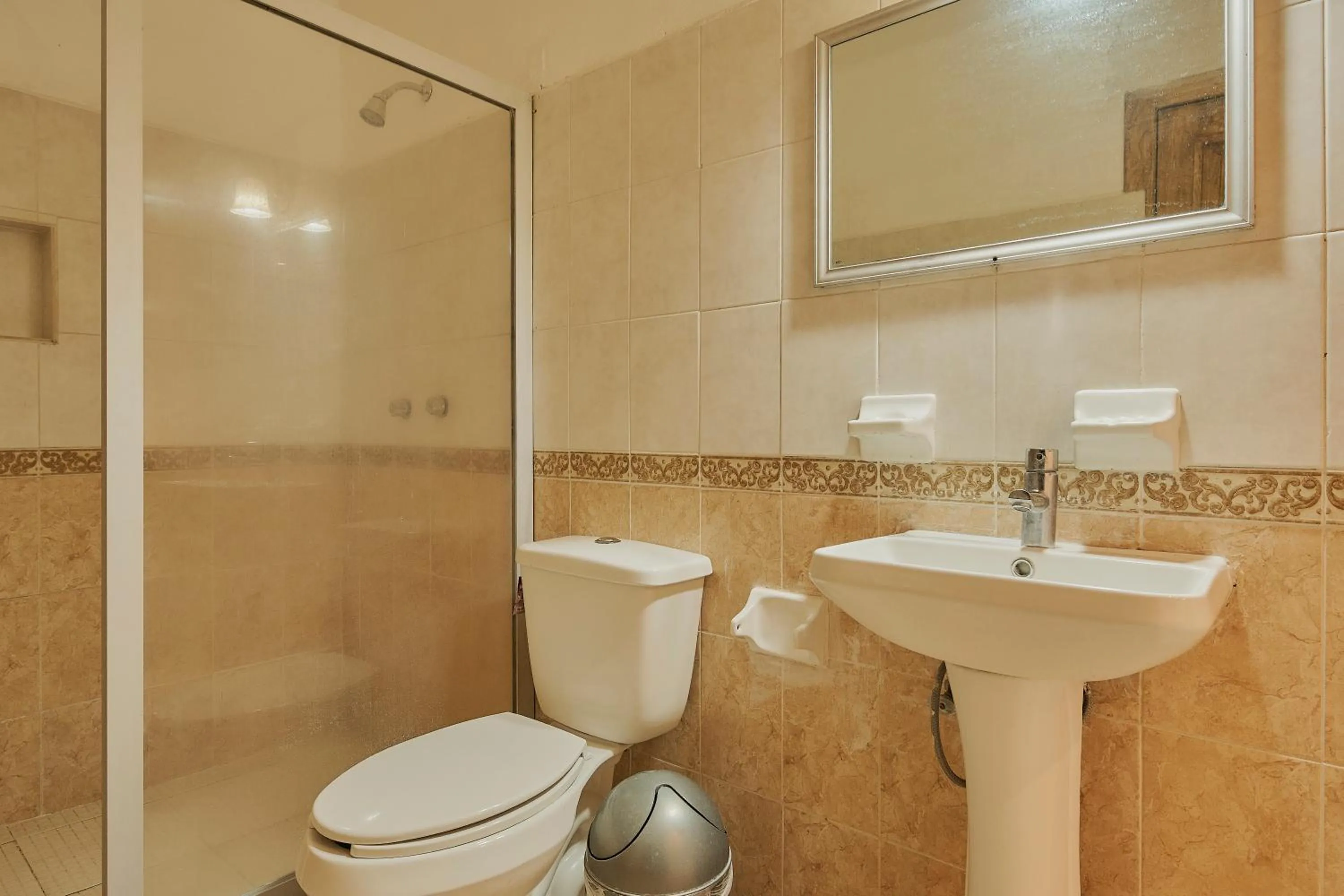 Shower in Hotel Cervantino