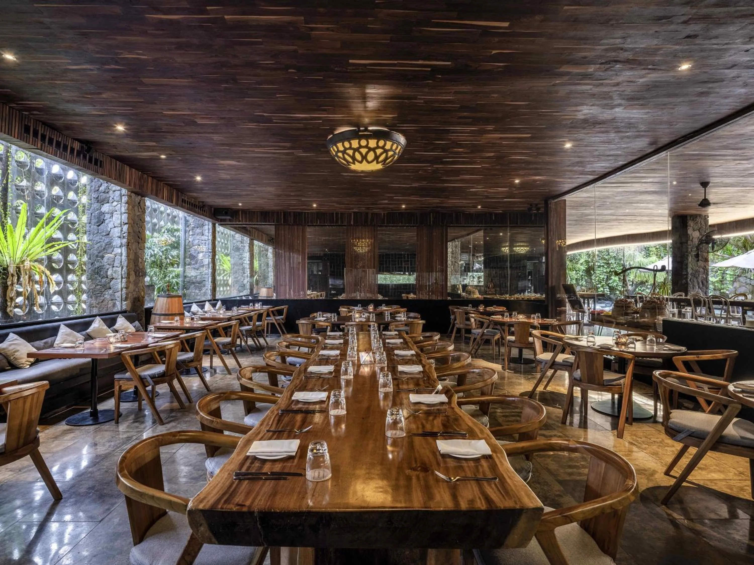 Restaurant/places to eat in Peppers Seminyak