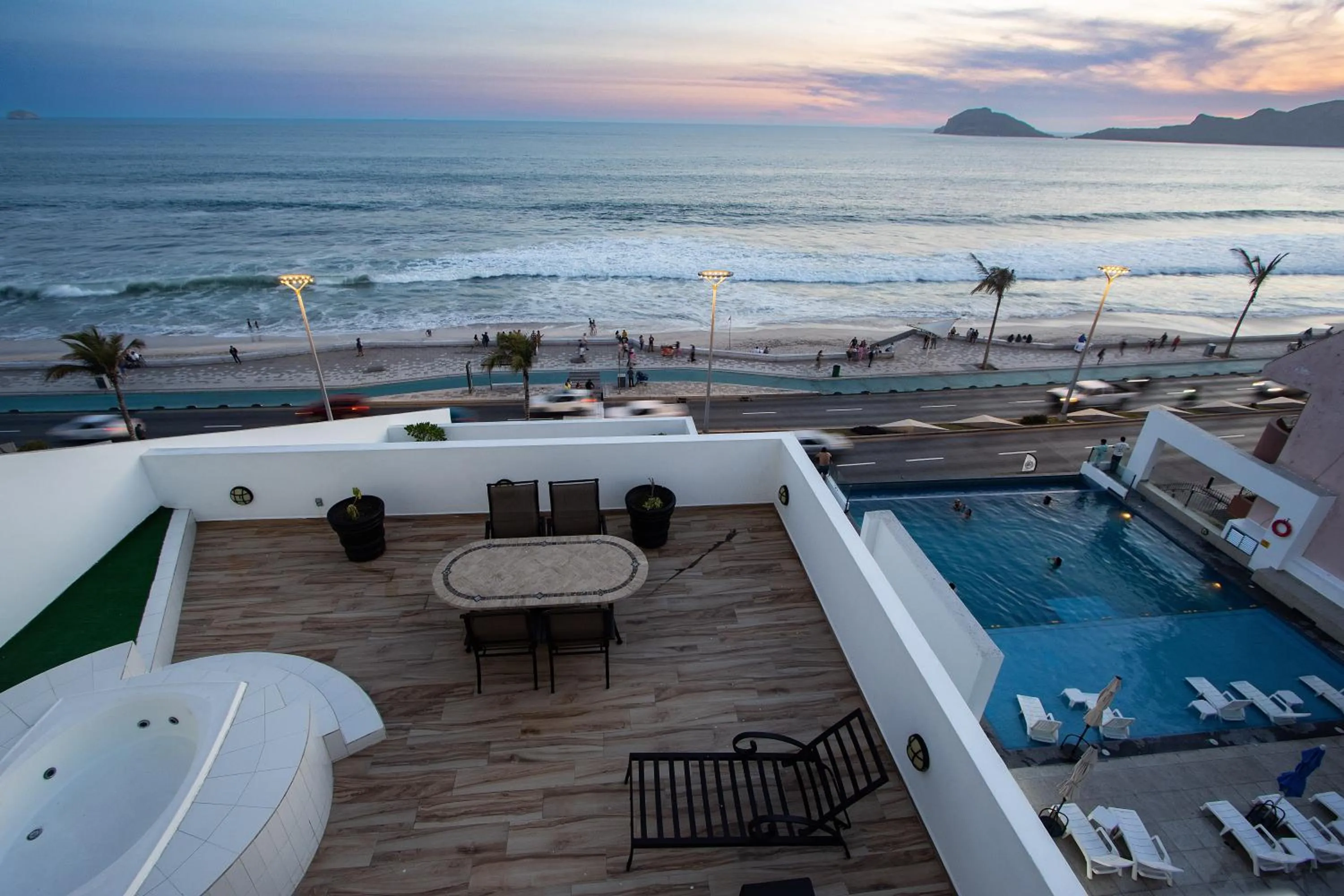 Coral Island Beach View Hotel