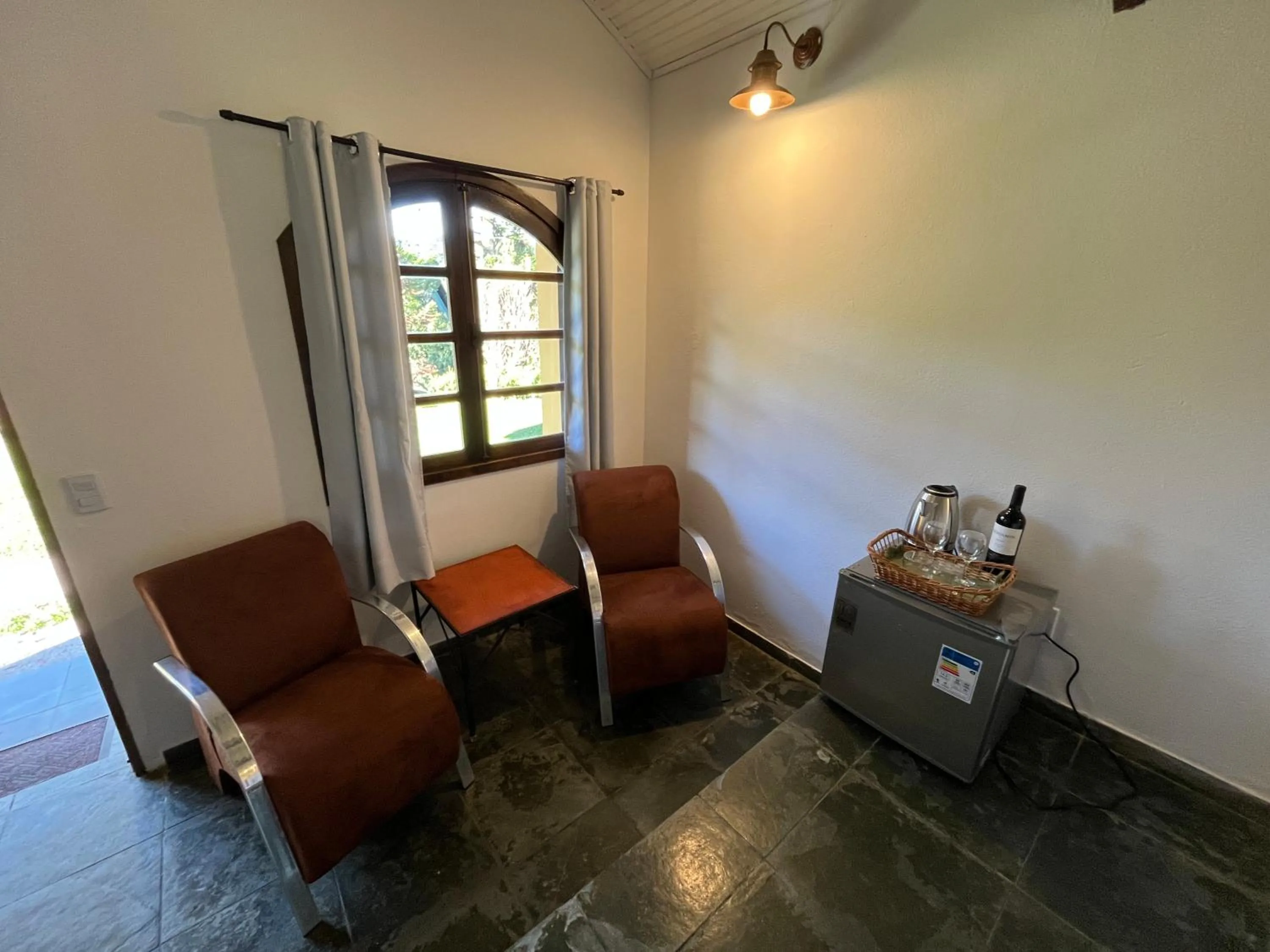 Seating area in Pousada Sonho Verde