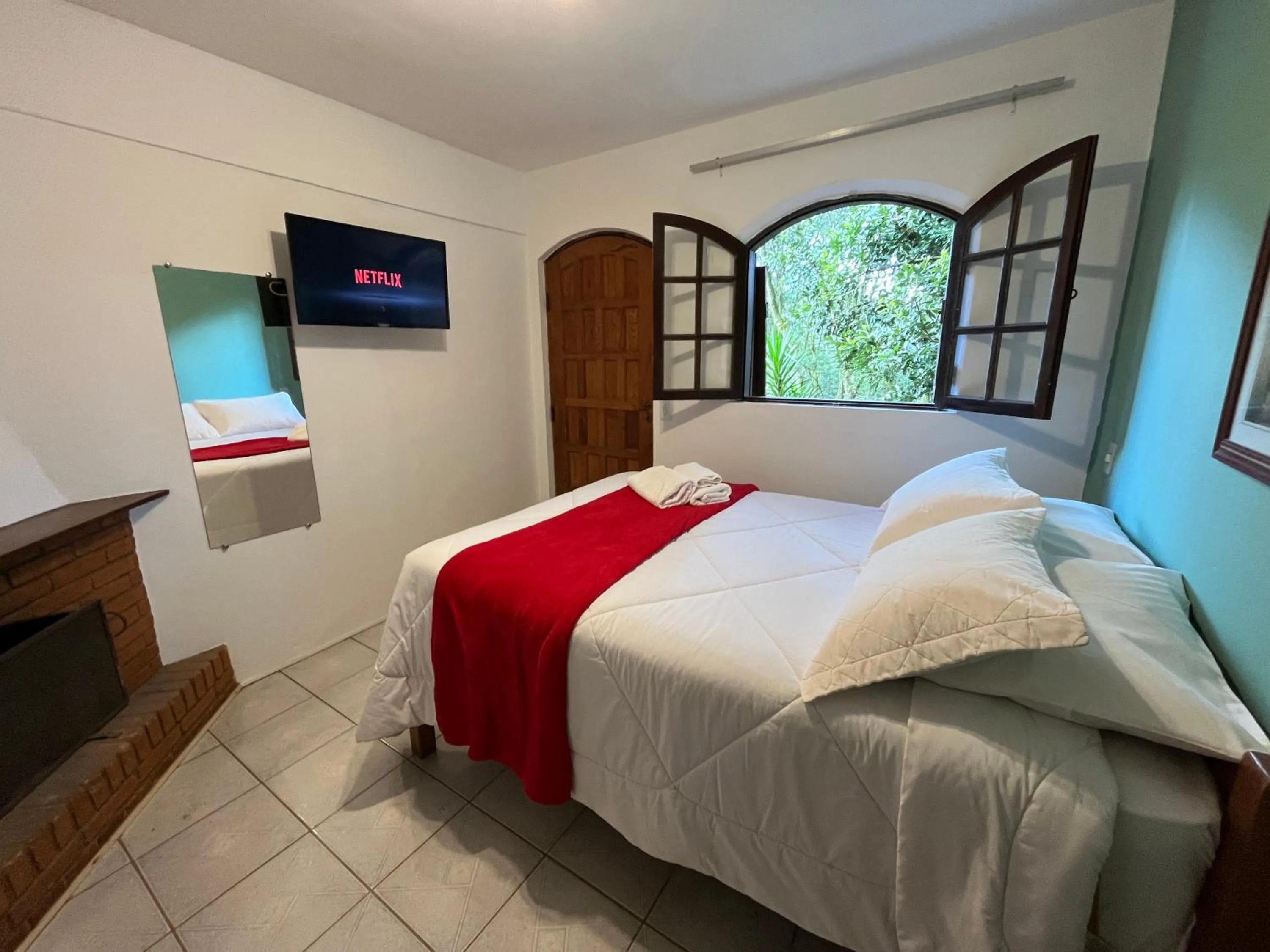 TV and multimedia, Bed in Pousada Sonho Verde