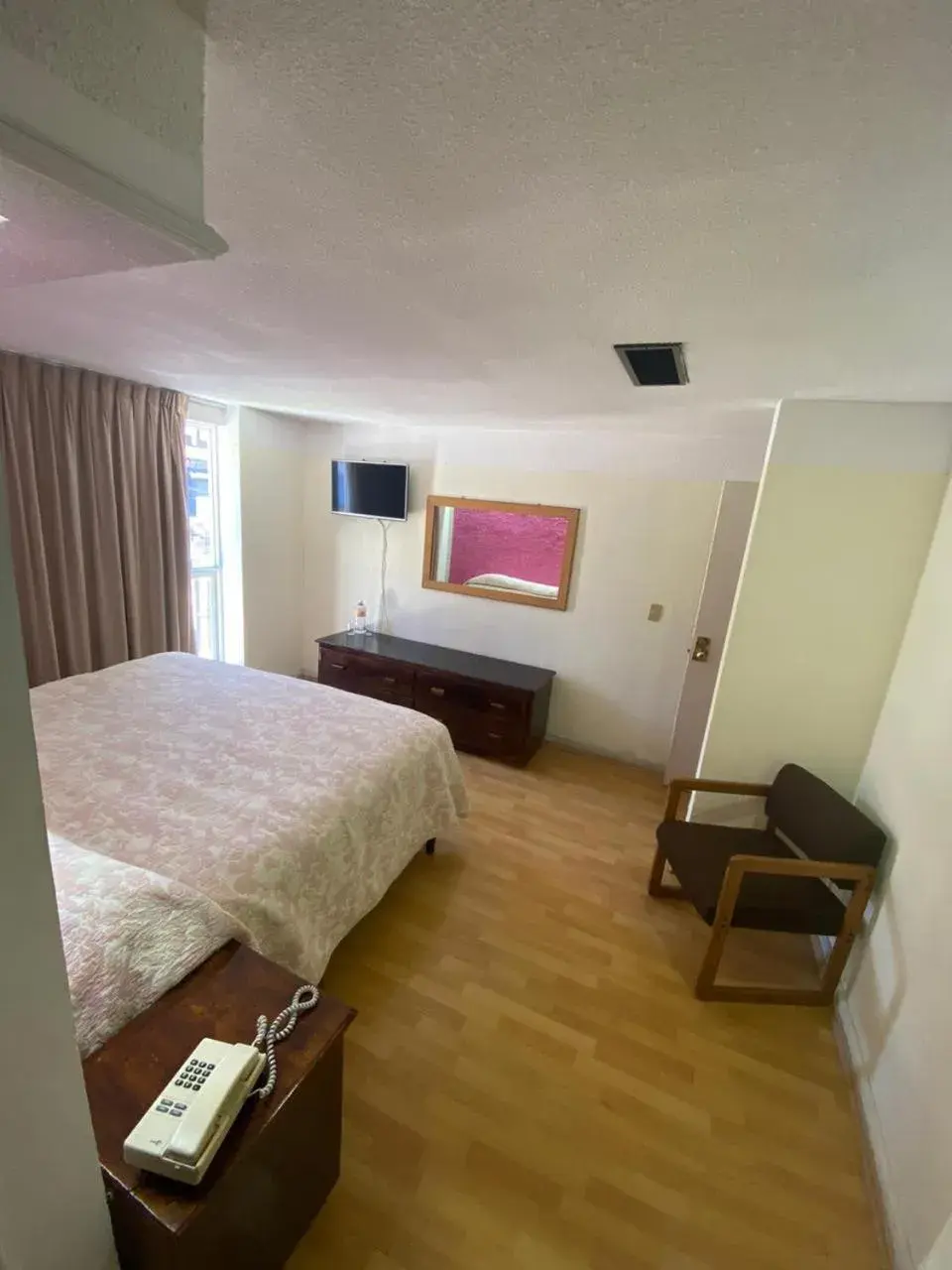 Double Room - single occupancy in Hotel Zacatecas Courts Double Room - single occupancy in Hotel Zacatecas Courts