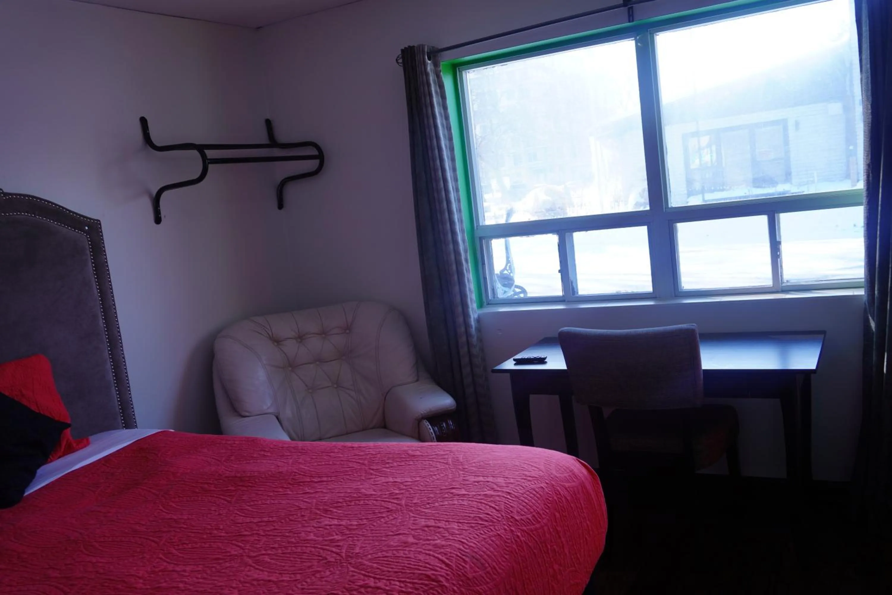 View (from property/room), Bed in Crestwood Motel