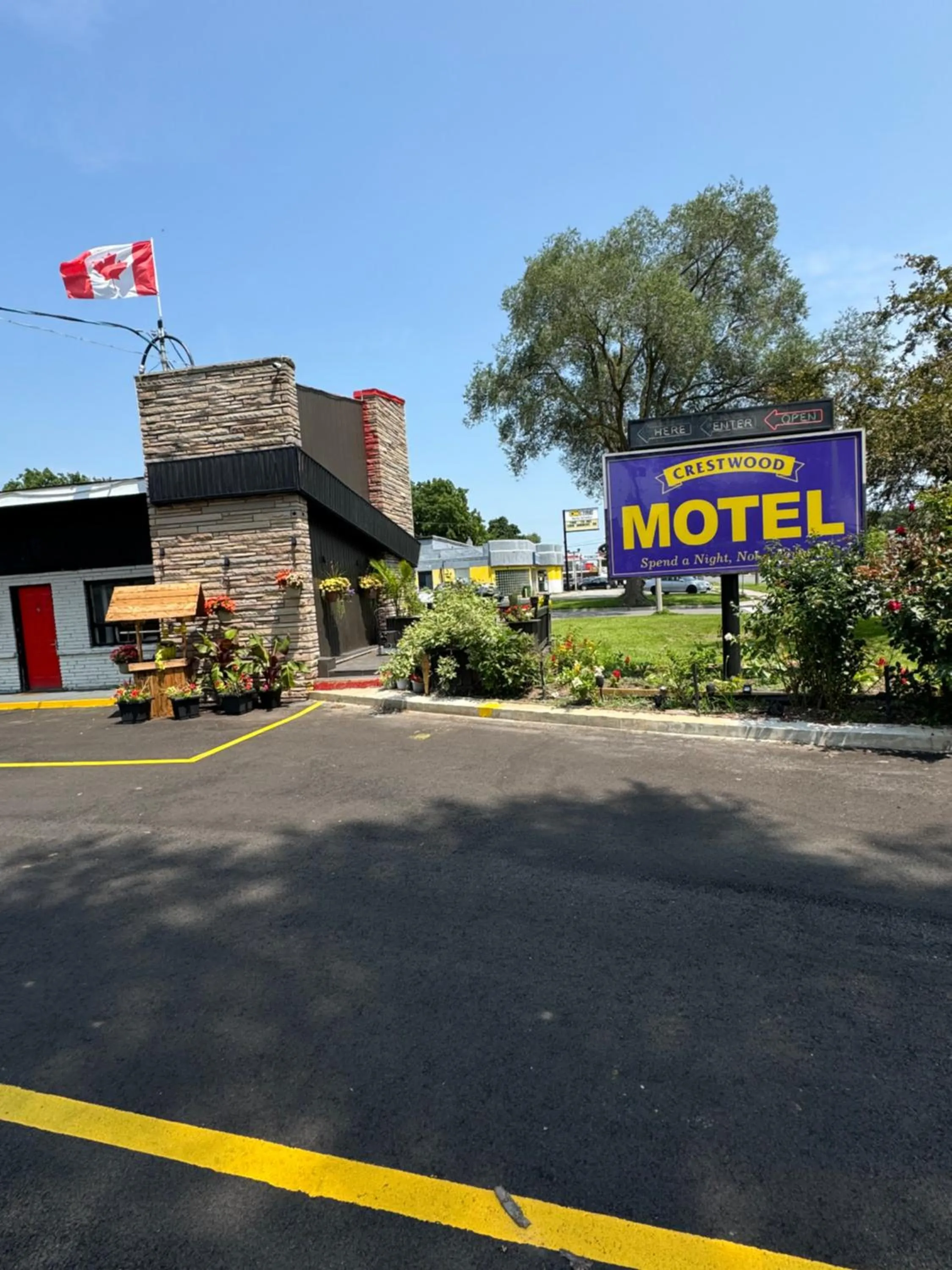 Crestwood Motel