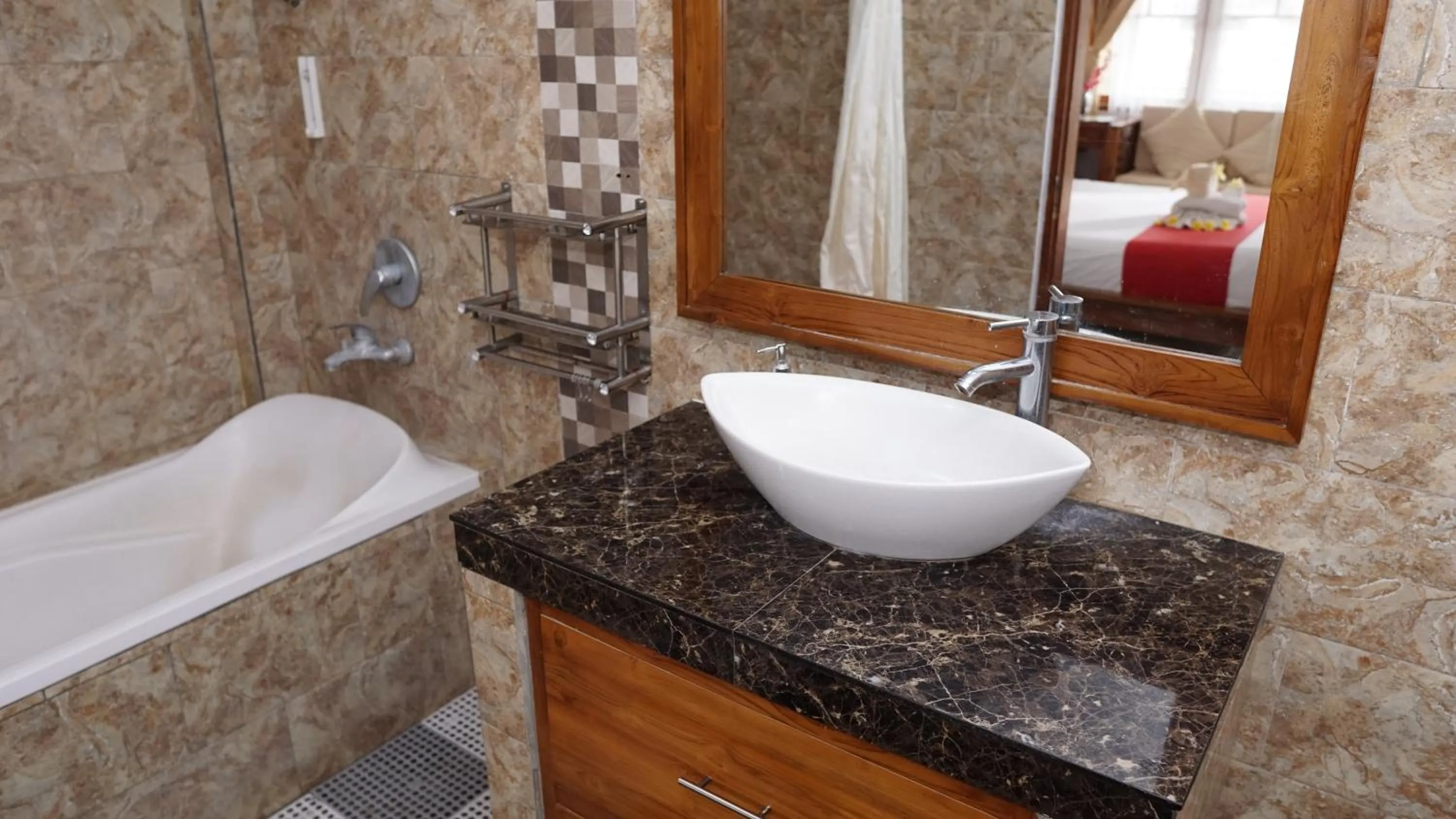 Shower in Grand Raka Homestay