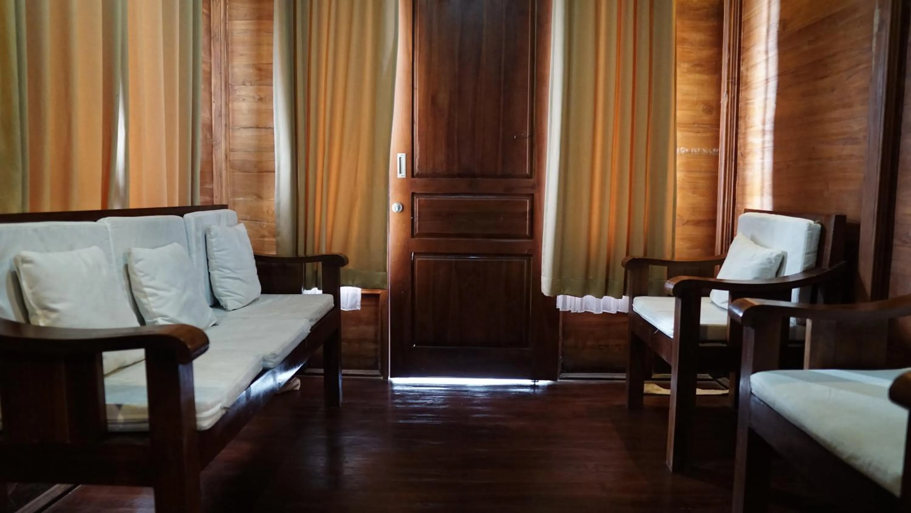 Living room in Grand Raka Homestay