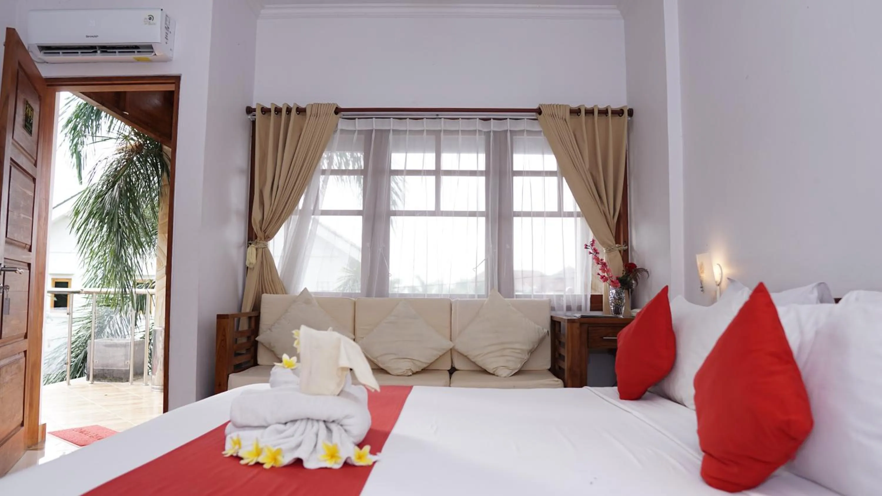 Bed in Grand Raka Homestay