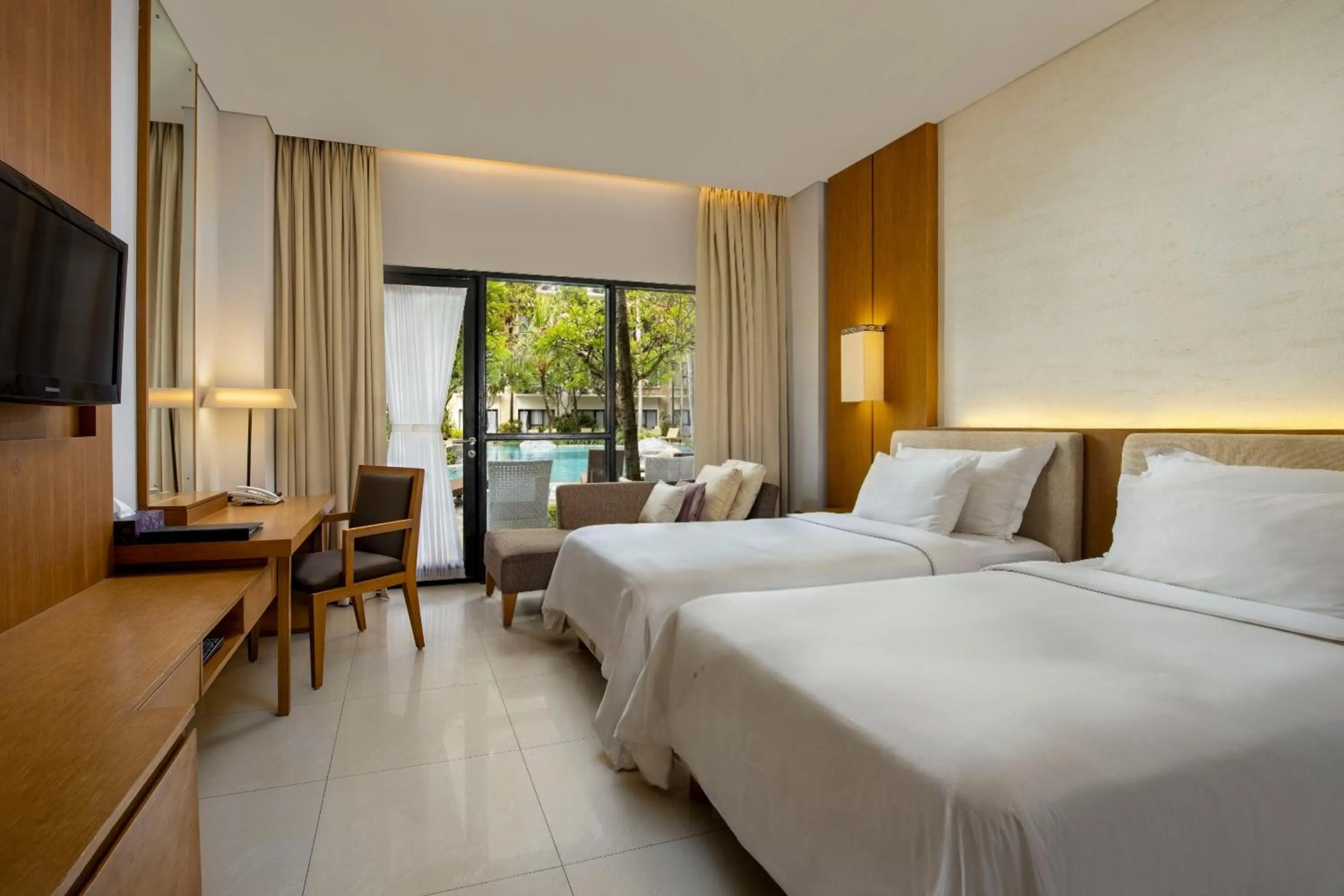 Photo of the whole room, Bed in Truntum Kuta Bali