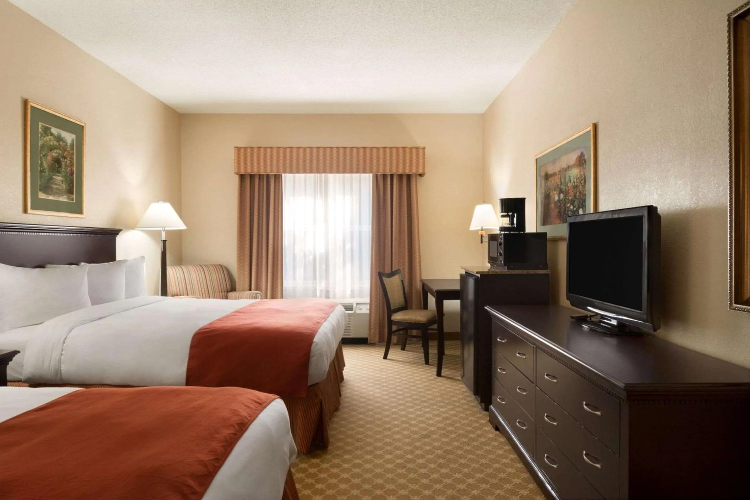Bedroom, Bed in Country Inn & Suites by Radisson, Columbus, GA
