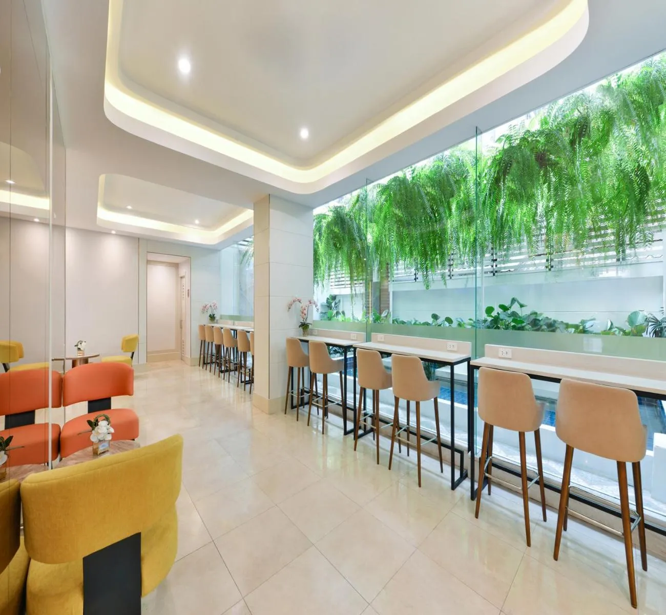 Lobby or reception in Centre Point Plus Hotel Pratunam