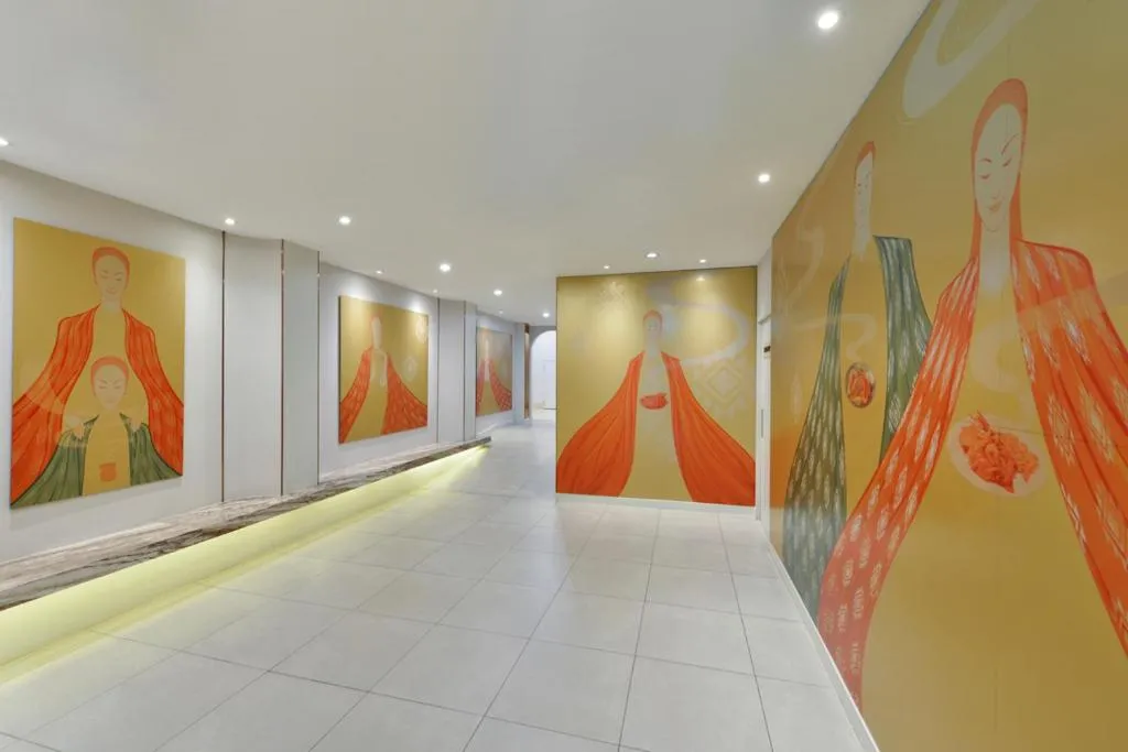 Facade/entrance in Centre Point Plus Hotel Pratunam