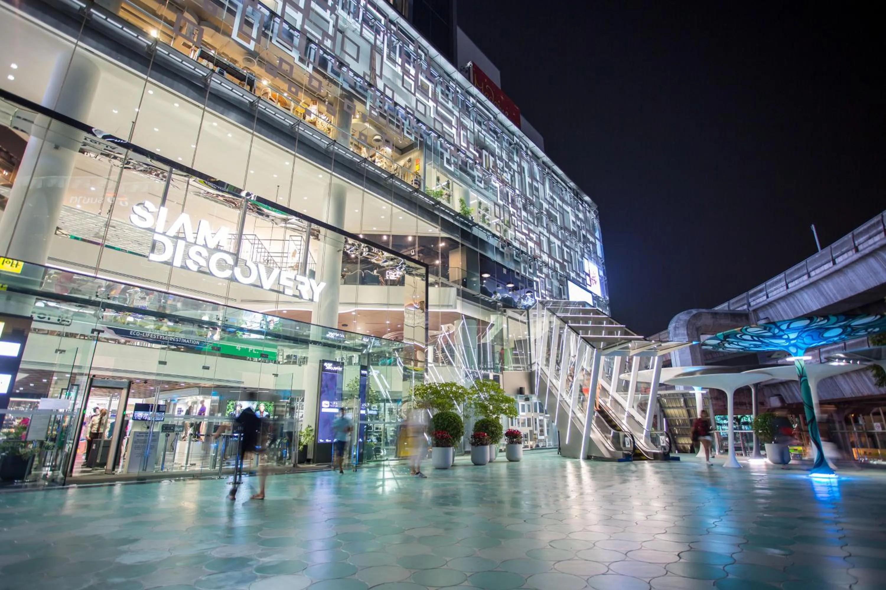 Nearby landmark in Centre Point Plus Hotel Pratunam