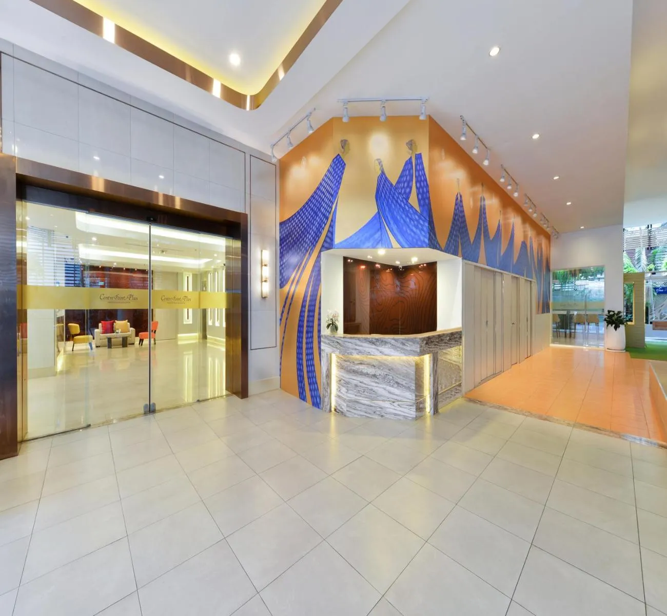 Lobby or reception in Centre Point Plus Hotel Pratunam
