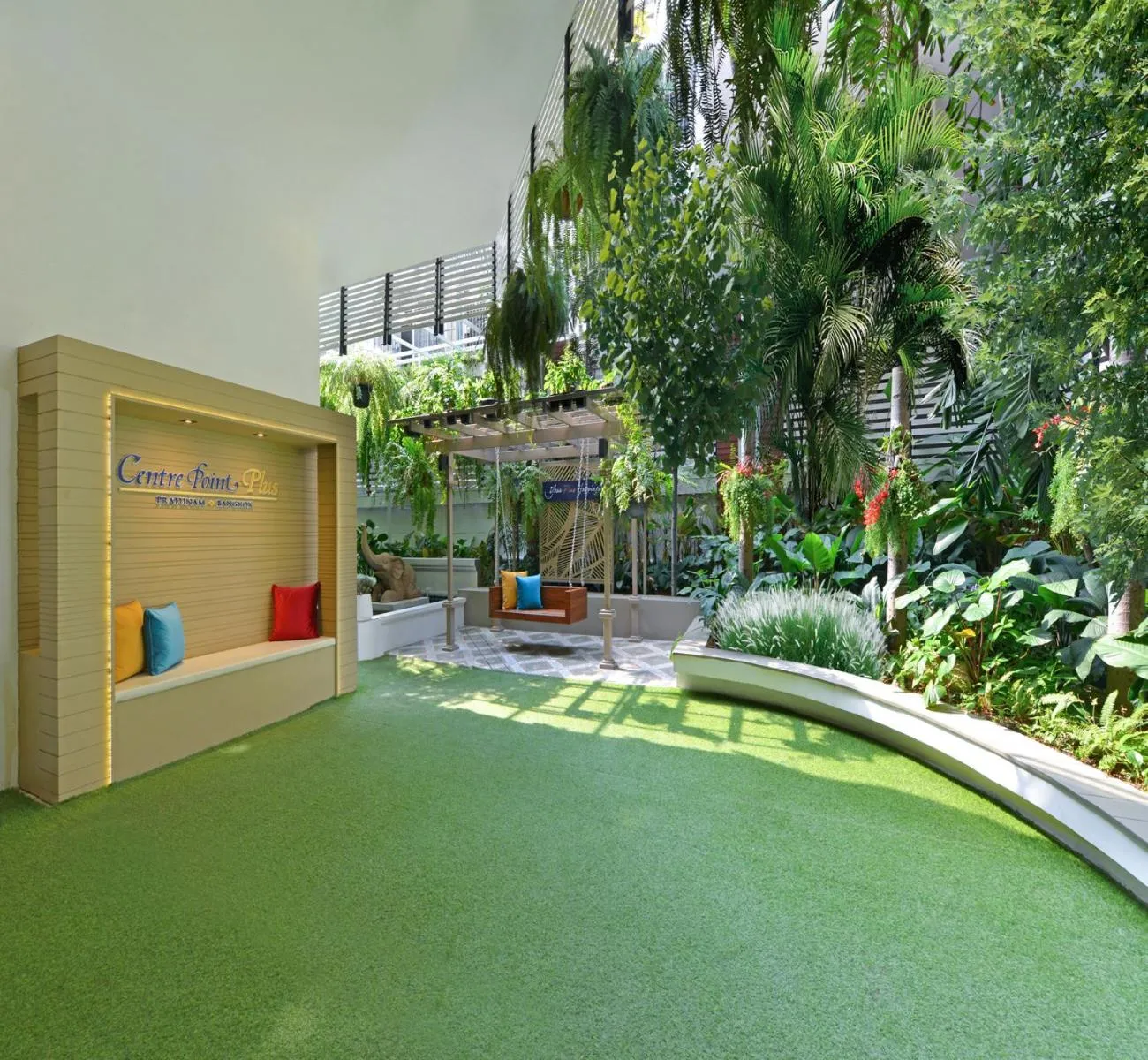 Lobby or reception in Centre Point Plus Hotel Pratunam