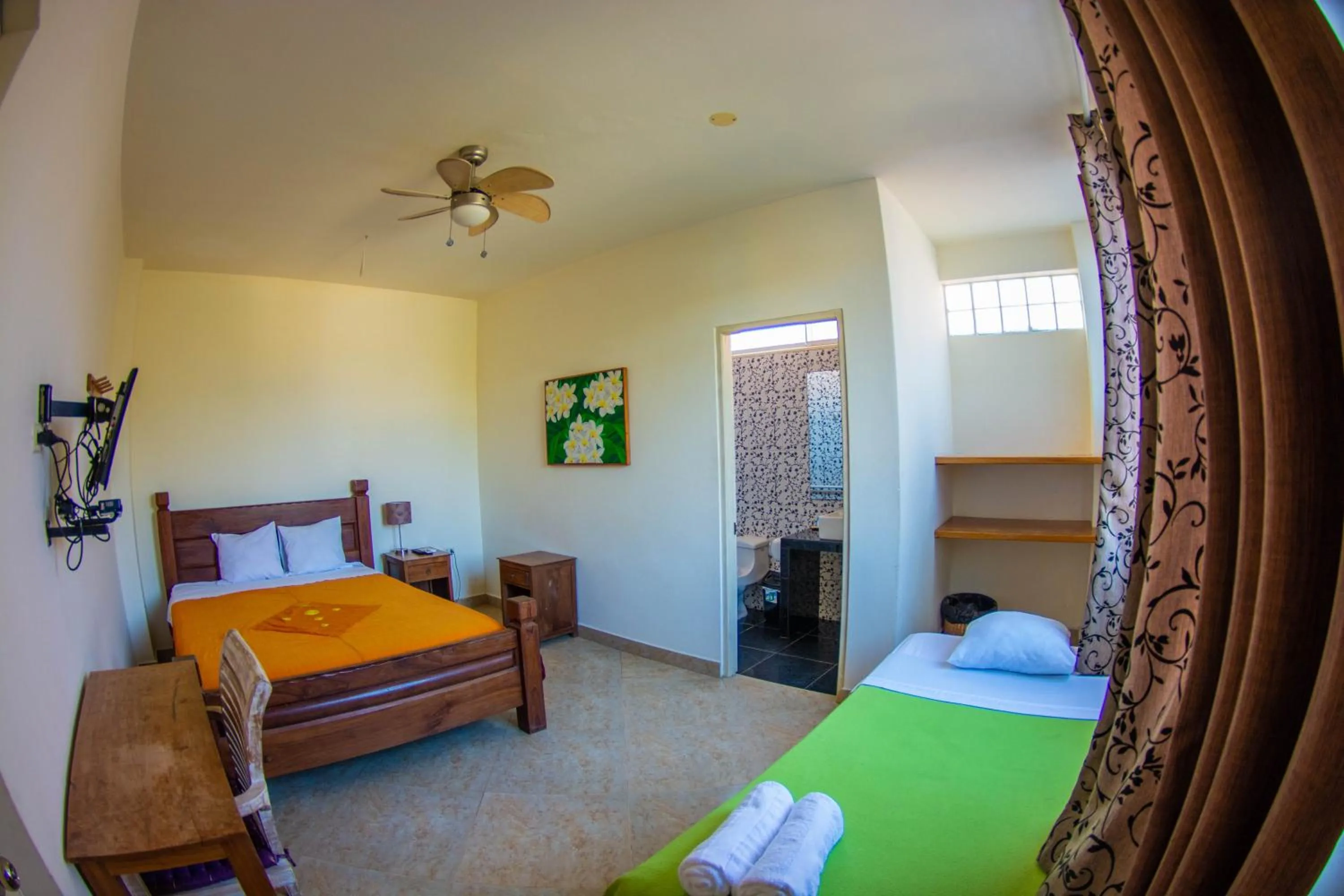 Photo of the whole room in Don Giovanni Mancora