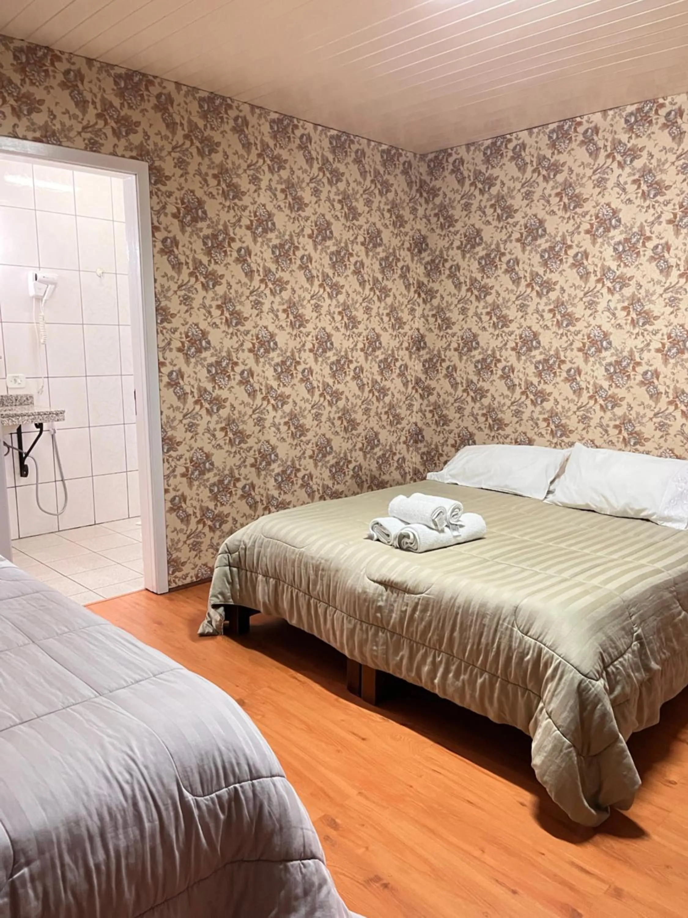 Photo of the whole room, Bed in Pousada do Vento