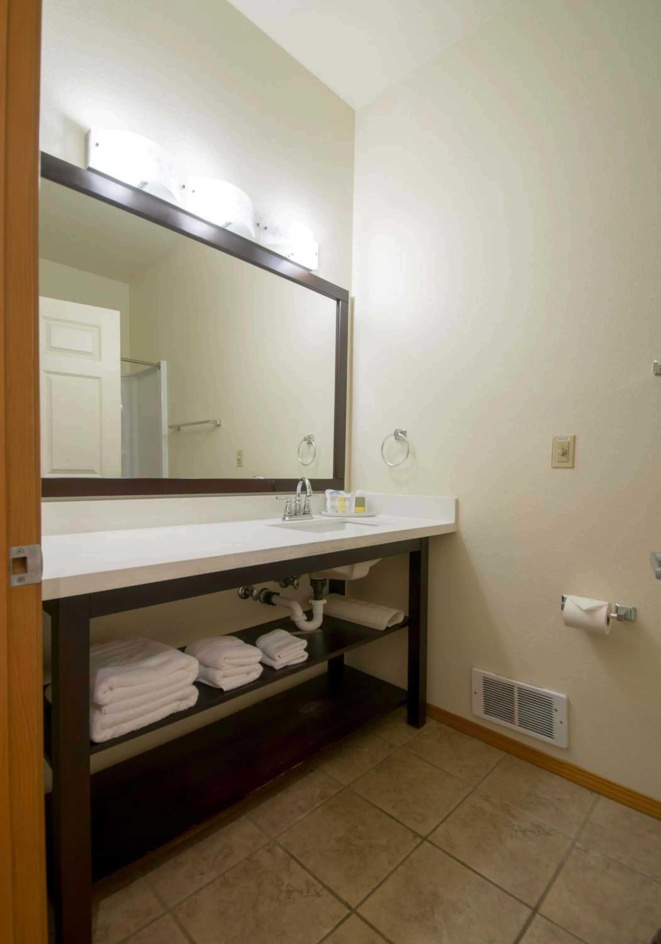 Bathroom in Sunrise Inn