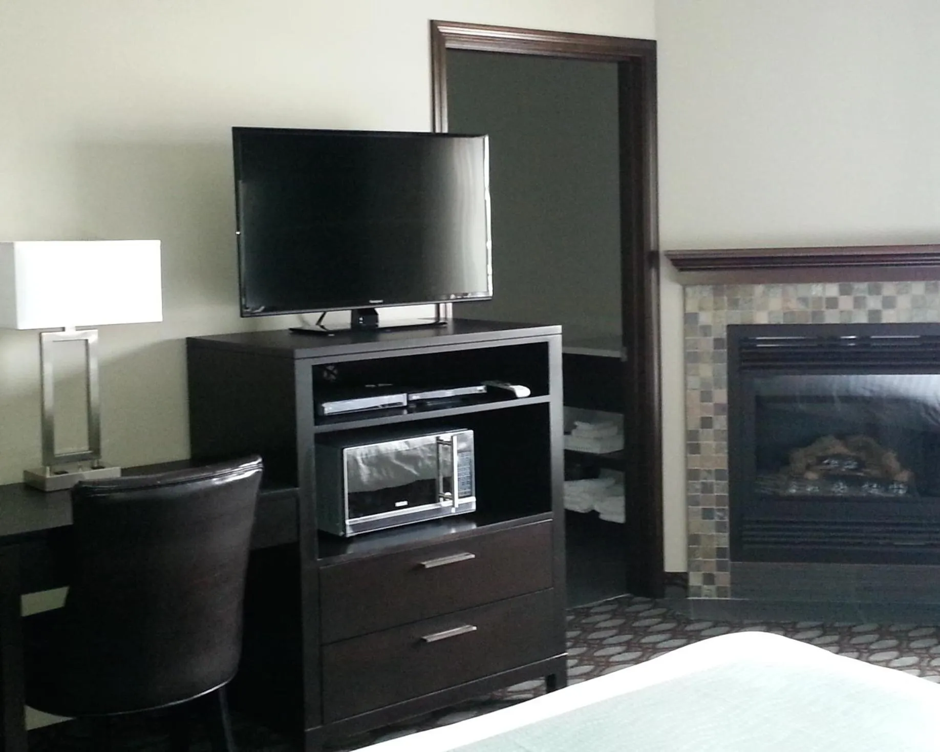 TV and multimedia in Sunrise Inn