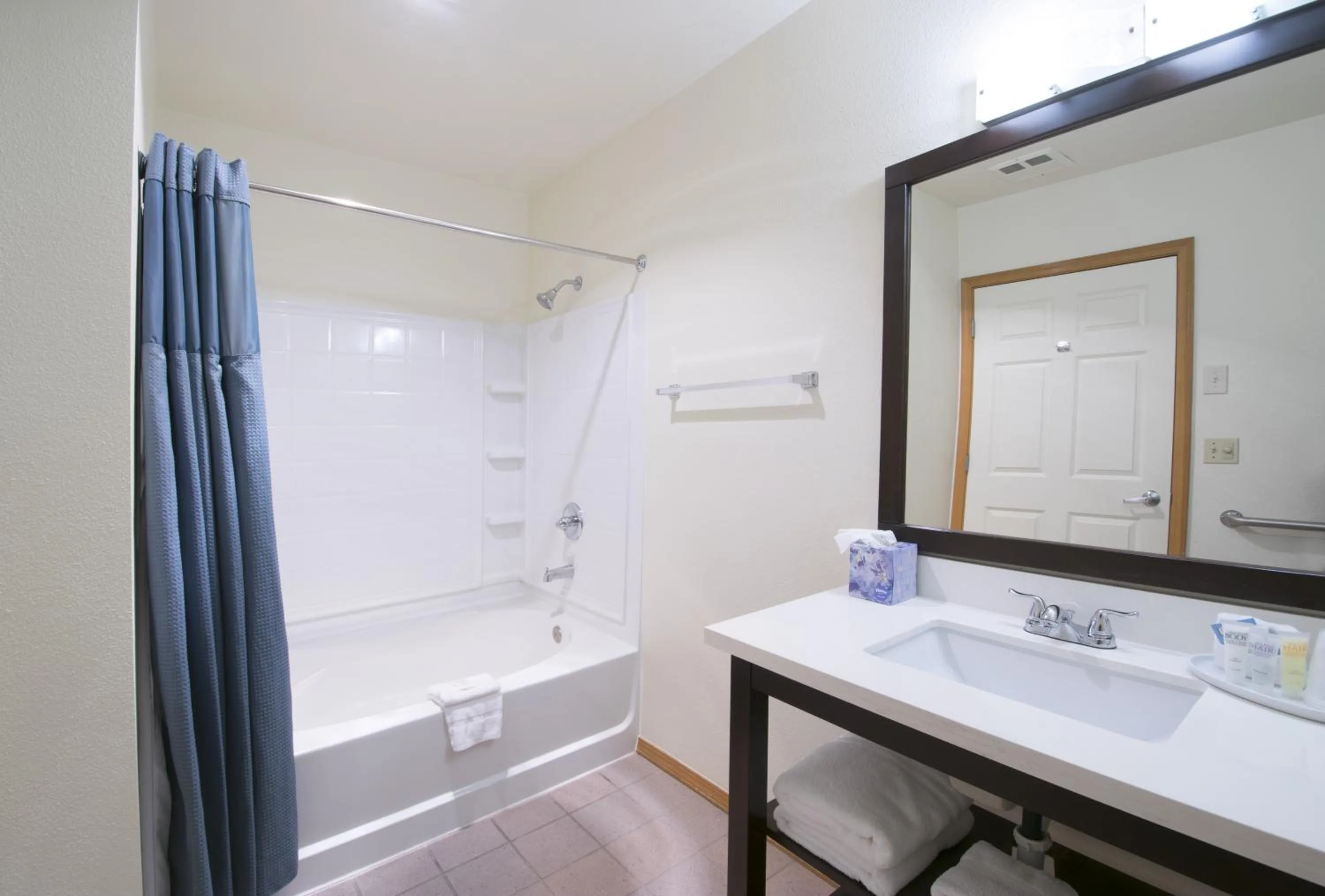 Bathroom in Sunrise Inn