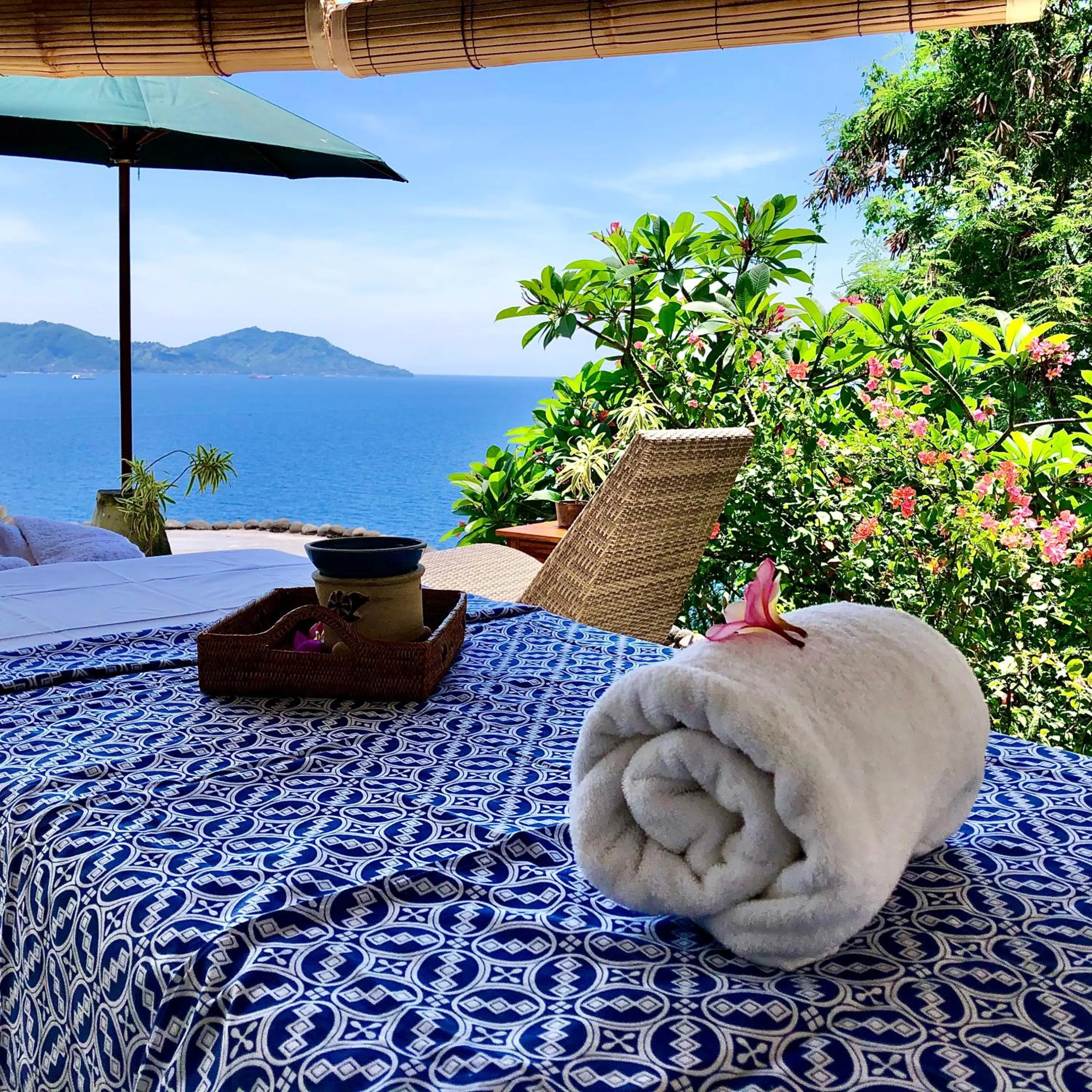 Massage in Bloo Lagoon Village