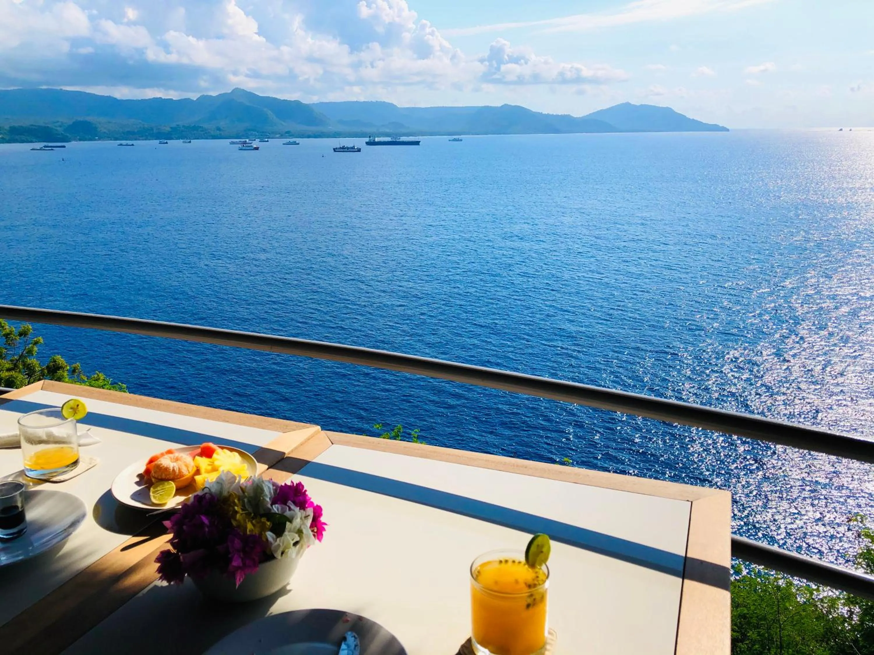 Restaurant/places to eat in Bloo Lagoon Village