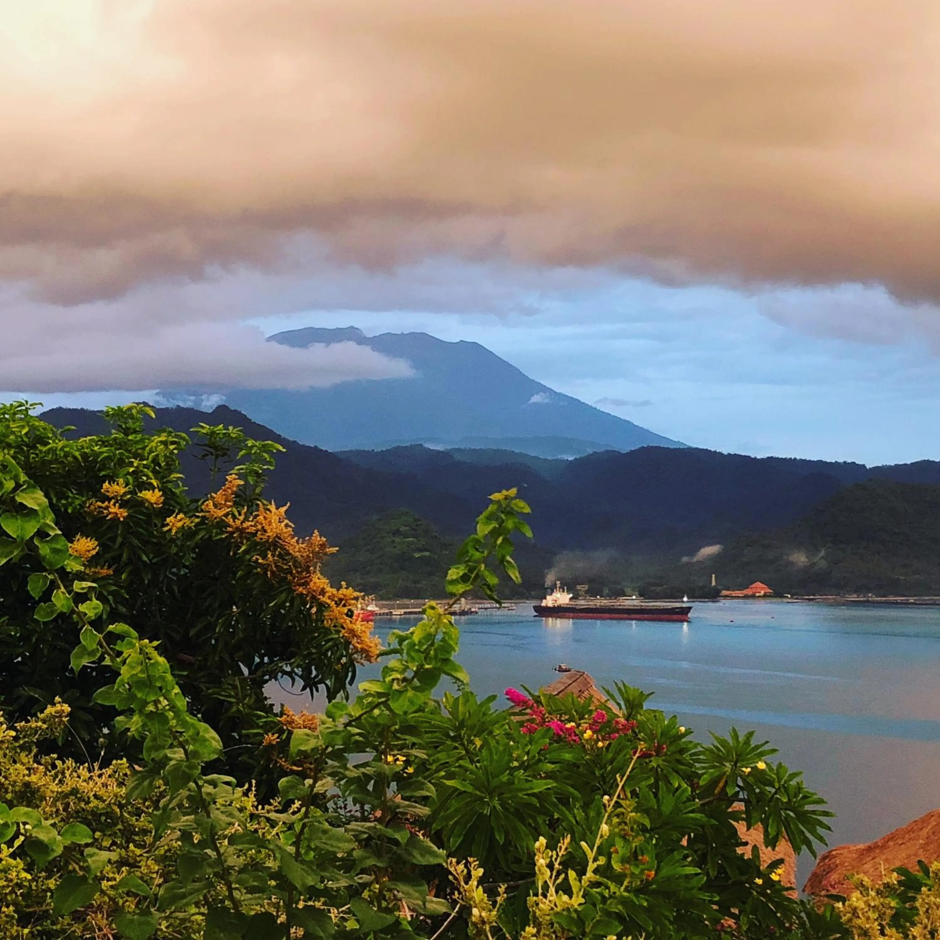 Mountain view in Bloo Lagoon Village