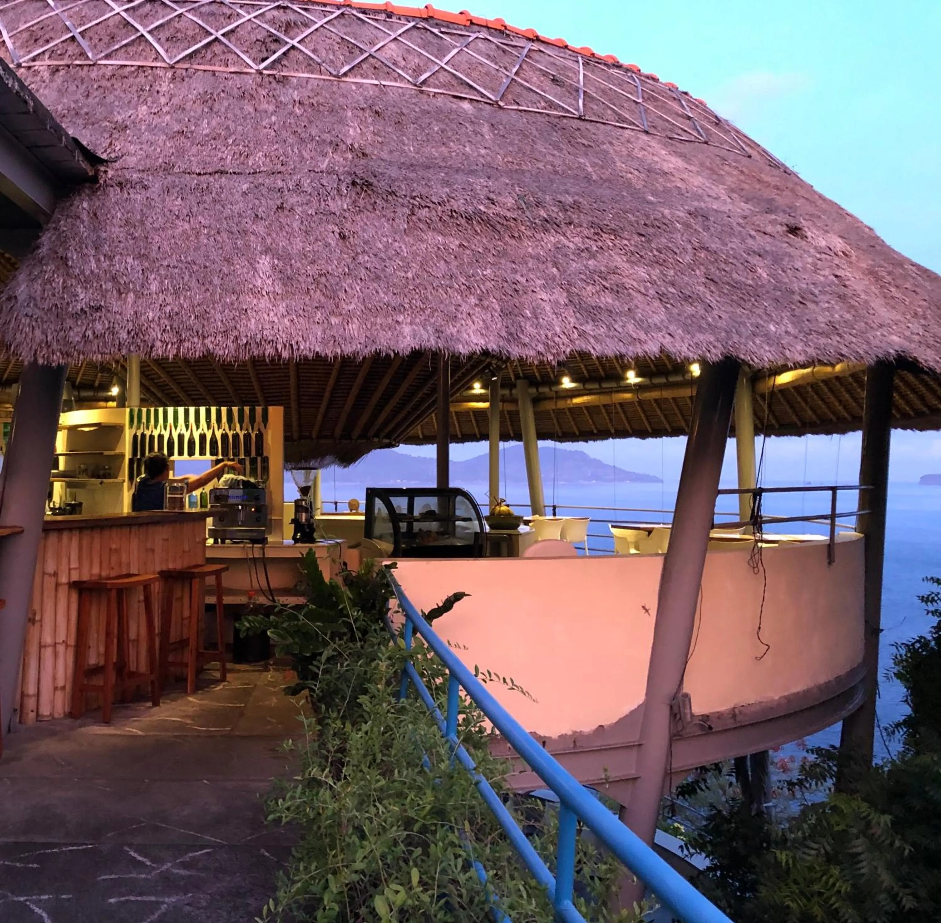 Restaurant/places to eat in Bloo Lagoon Village