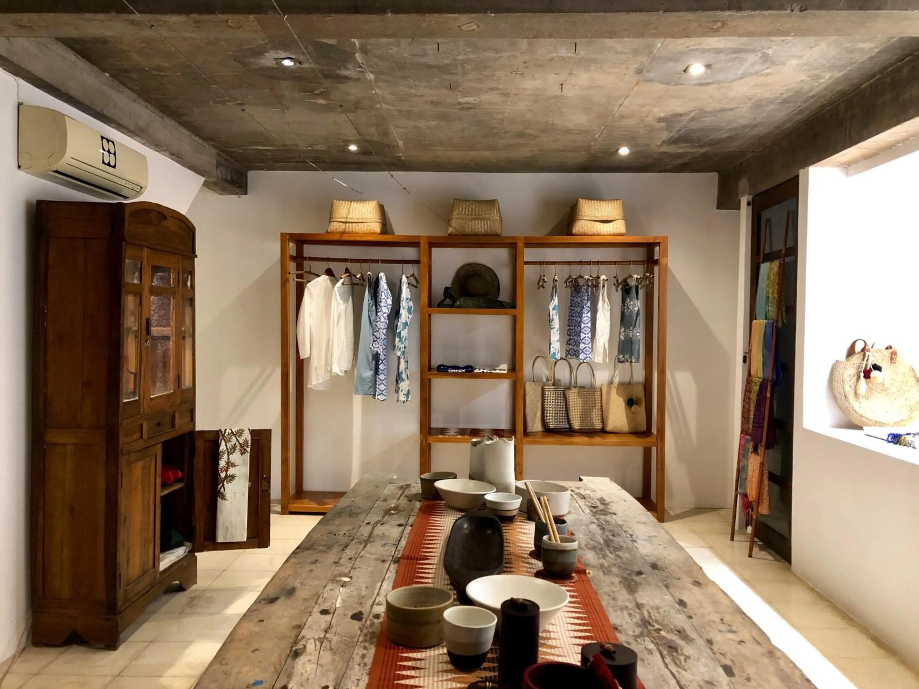 On-site shops in Bloo Lagoon Village