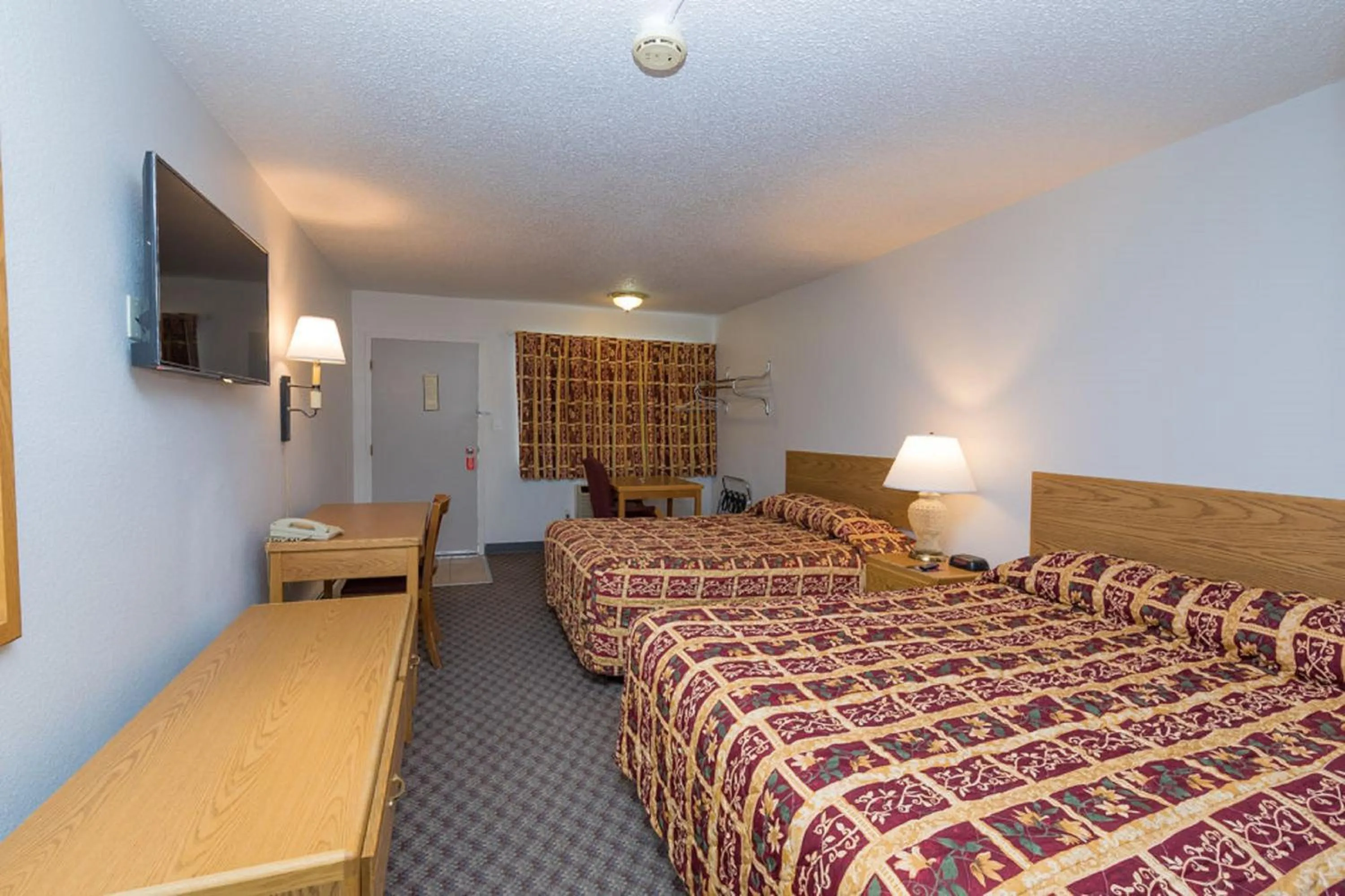 Bed in Motel 8 Rock Springs