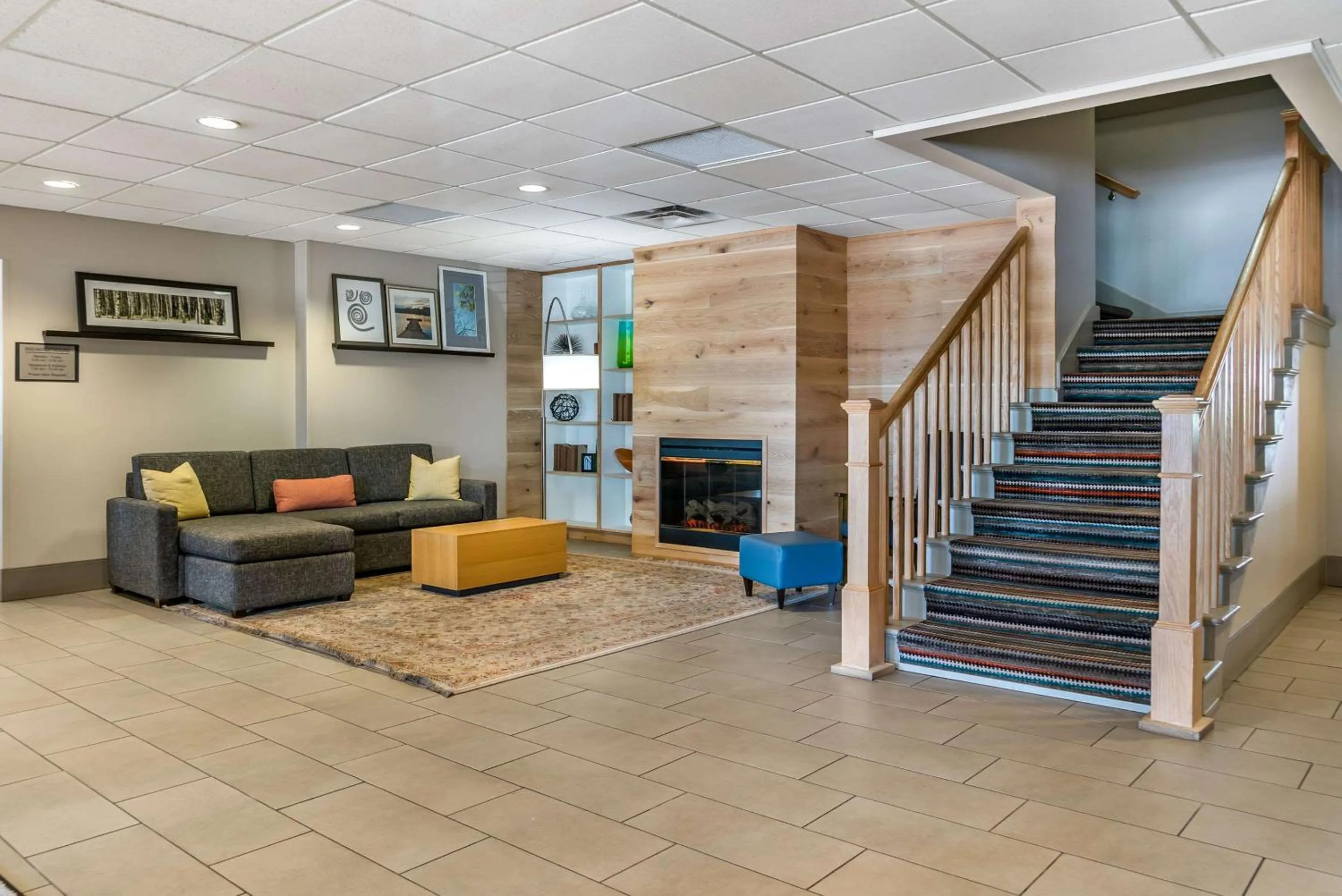 Lobby or reception in Country Inn & Suites by Radisson, Rossford - Toledo South