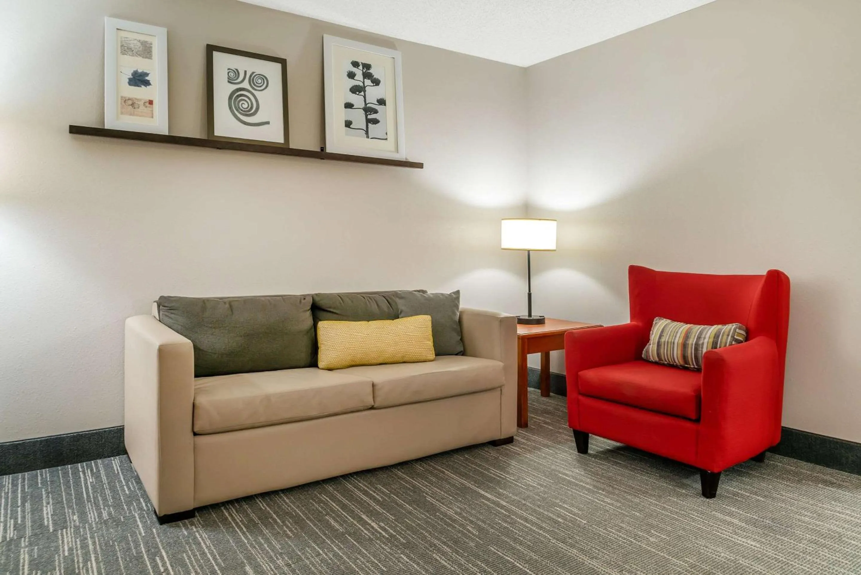 Bedroom in Country Inn & Suites by Radisson, Rossford - Toledo South