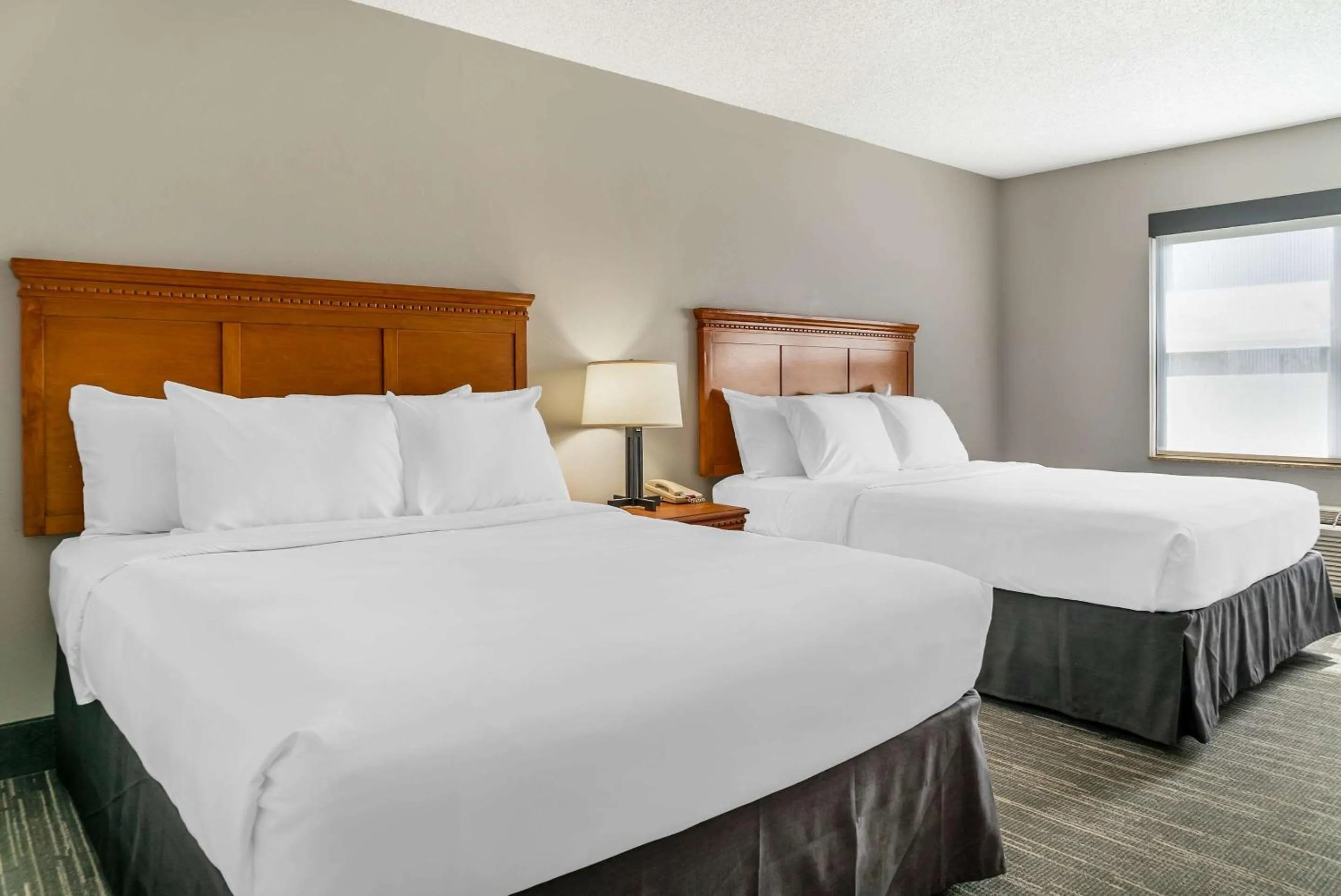 Bedroom, Bed in Country Inn & Suites by Radisson, Rossford - Toledo South