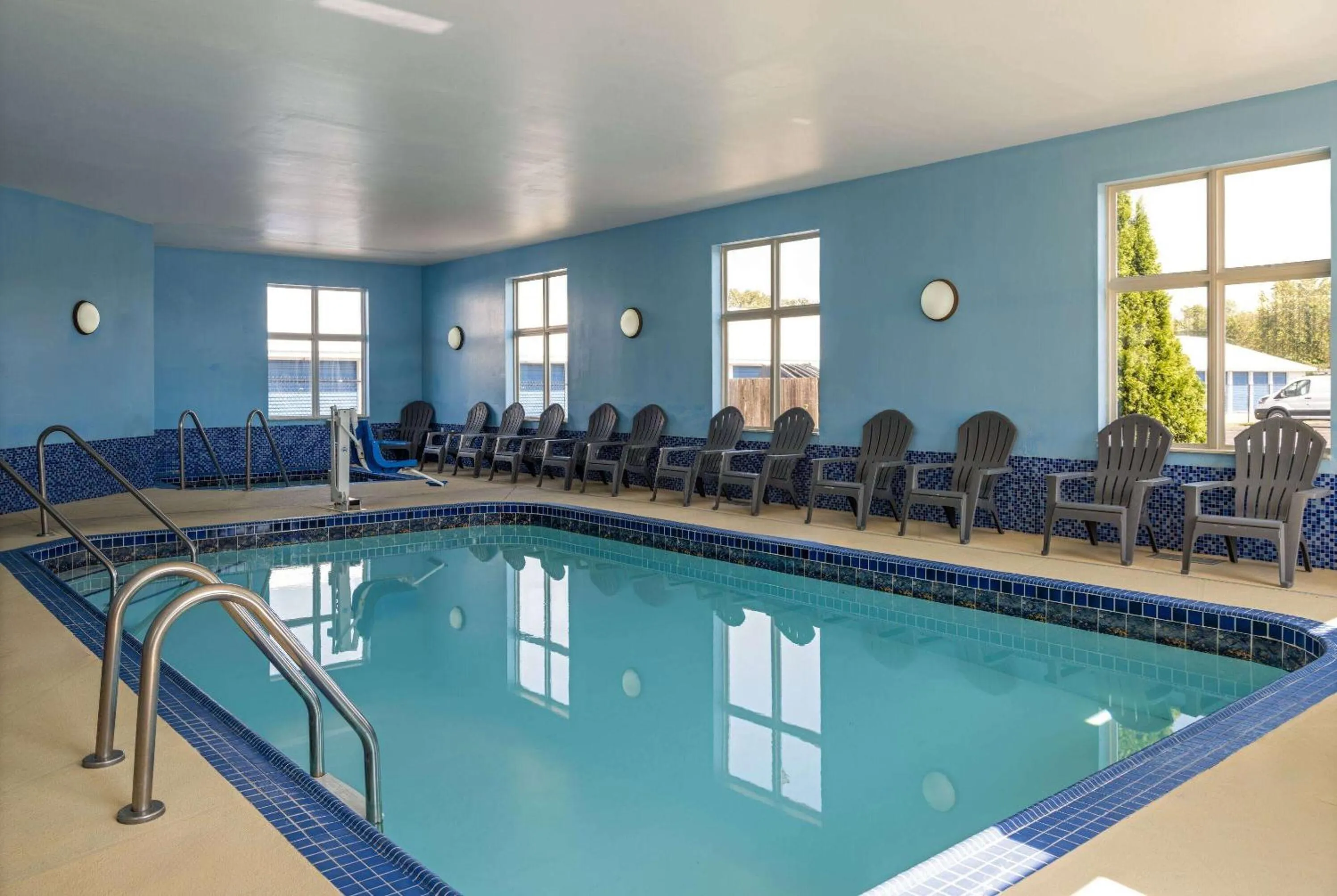 Swimming pool in Days Inn by Wyndham Neenah