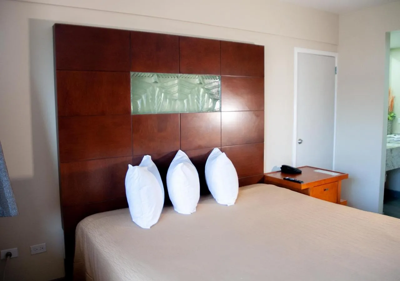 Bedroom, Bed in Del Mar Inn Rosarito