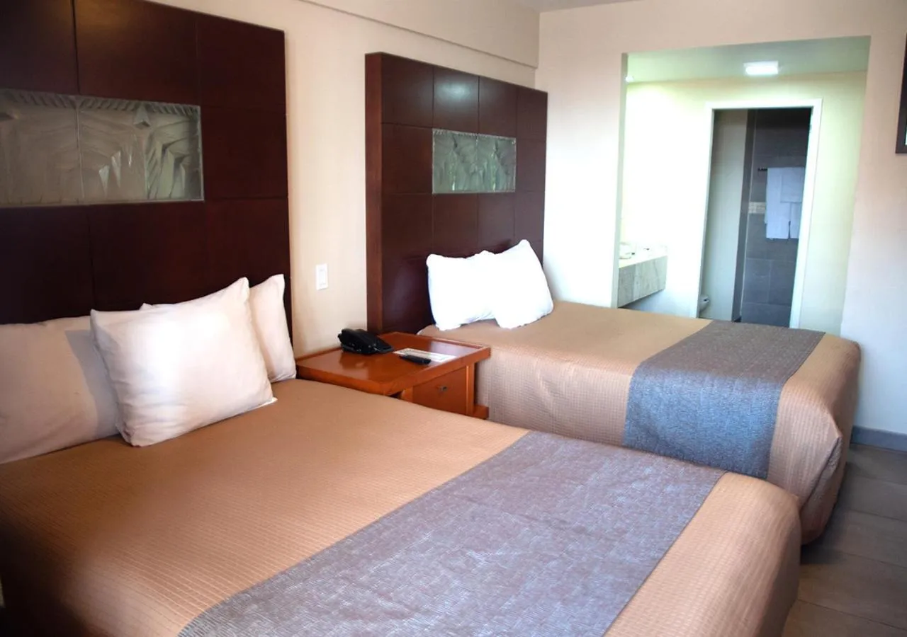 Bedroom, Bed in Del Mar Inn Rosarito