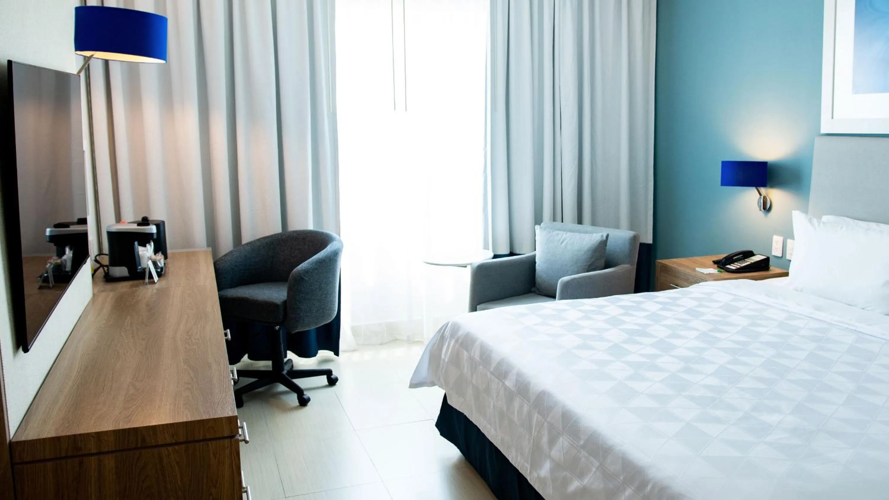 Photo of the whole room, Bed in Holiday Inn Acapulco La Isla by IHG