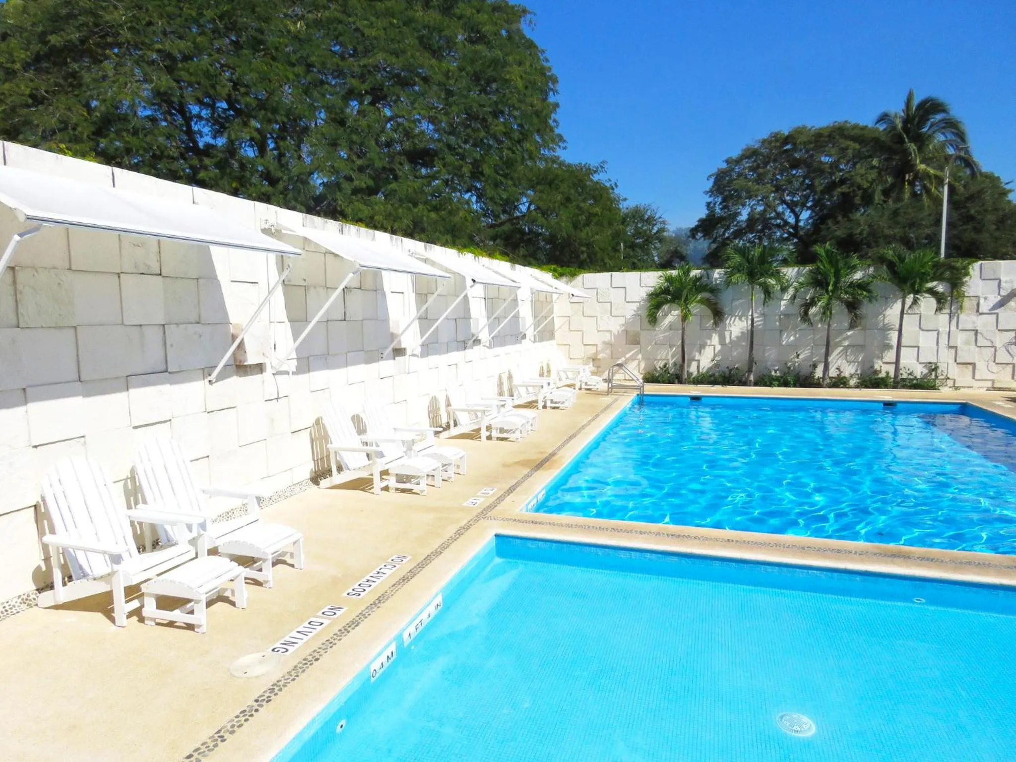 Swimming pool in Holiday Inn Acapulco La Isla by IHG