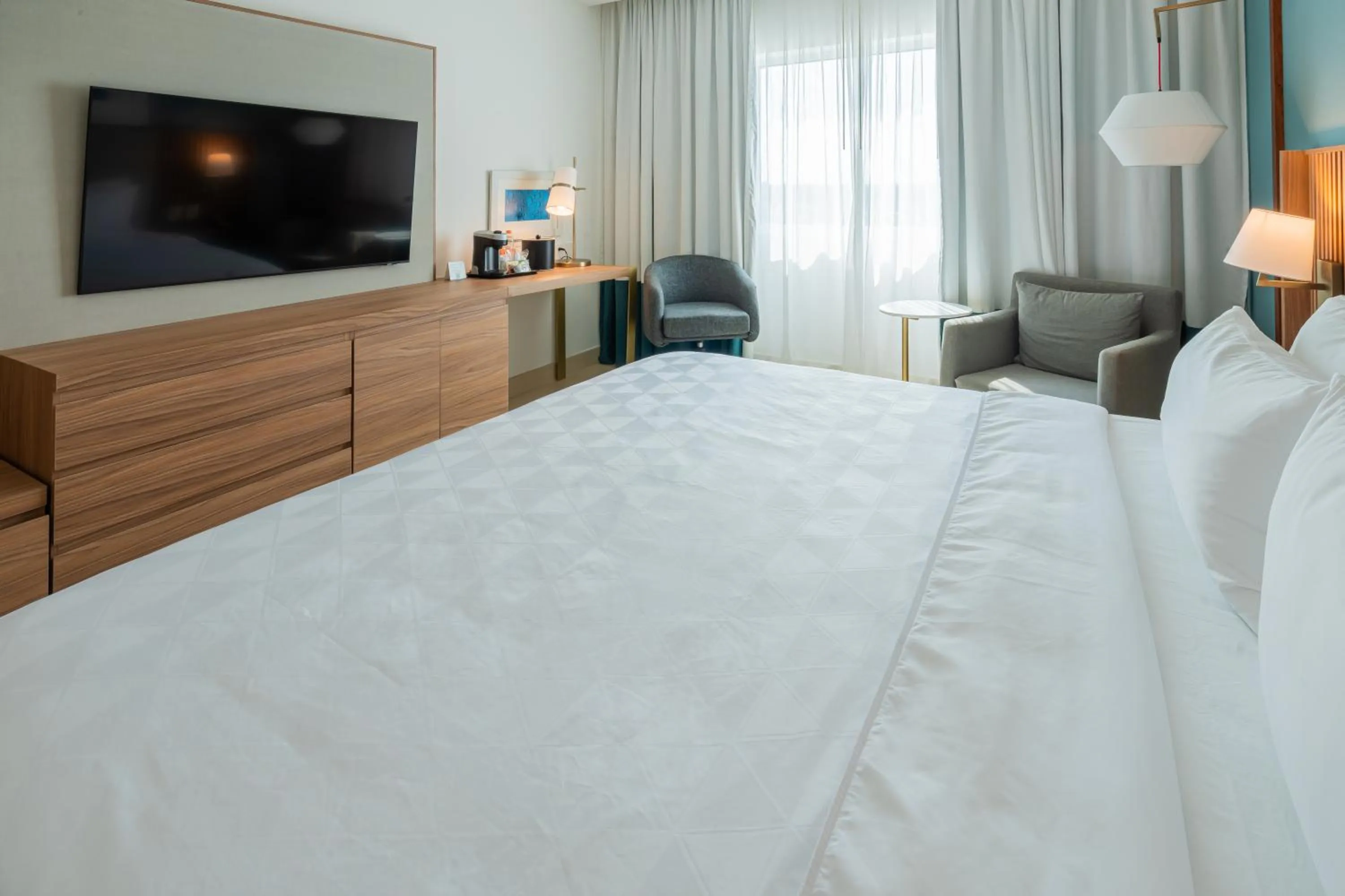 Bed in Holiday Inn Acapulco La Isla by IHG