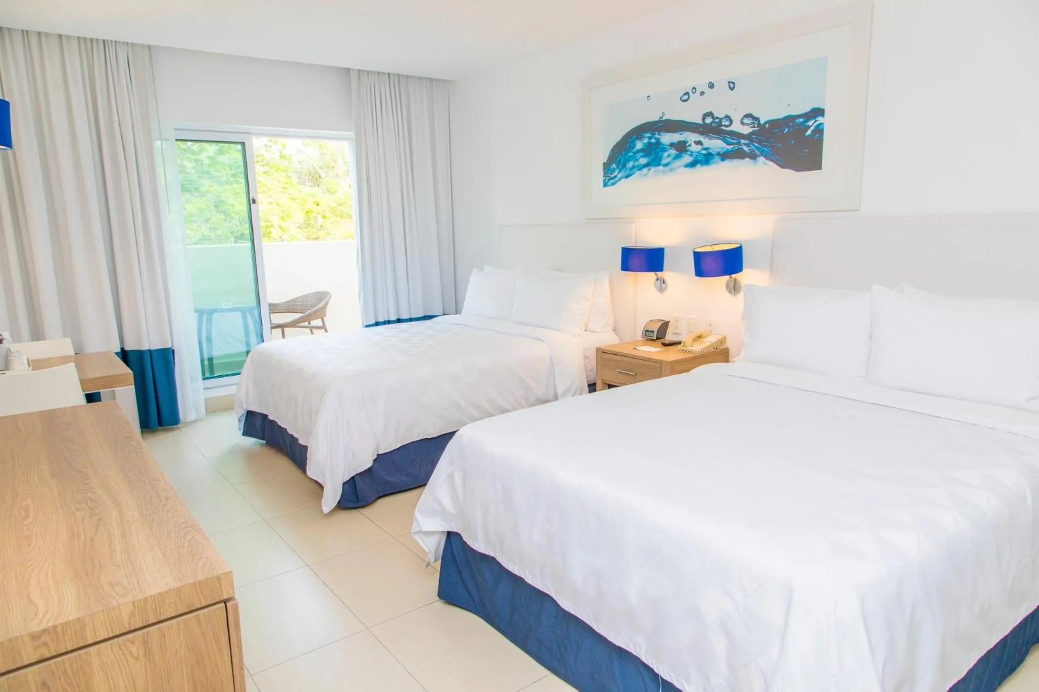 Photo of the whole room, Bed in Holiday Inn Acapulco La Isla by IHG