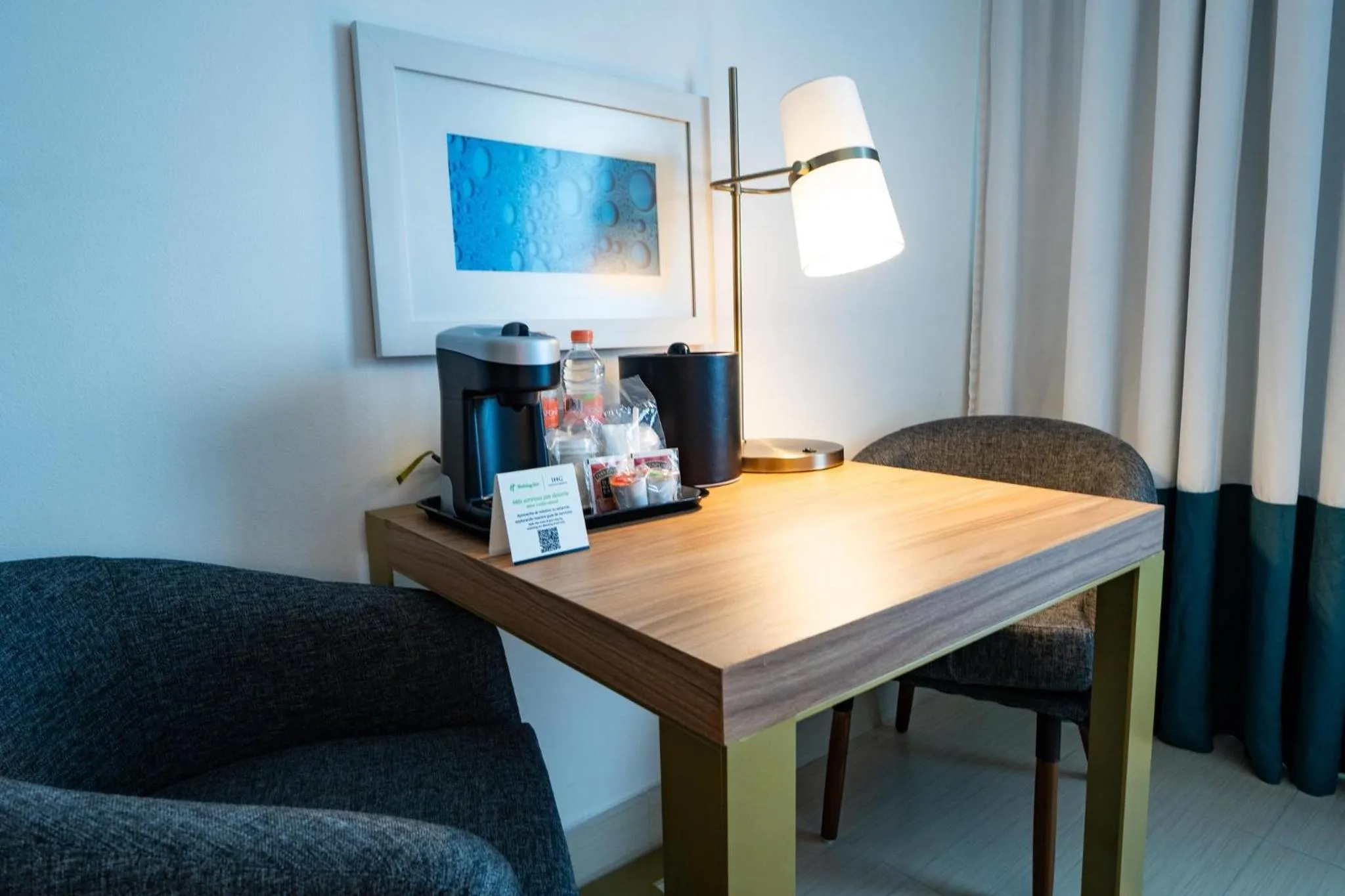 Photo of the whole room in Holiday Inn Acapulco La Isla by IHG