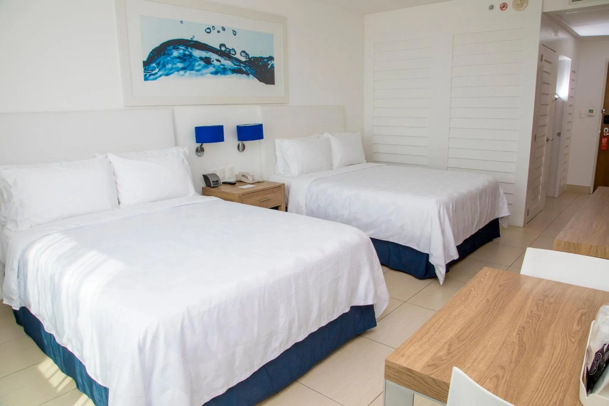 Photo of the whole room, Bed in Holiday Inn Acapulco La Isla by IHG