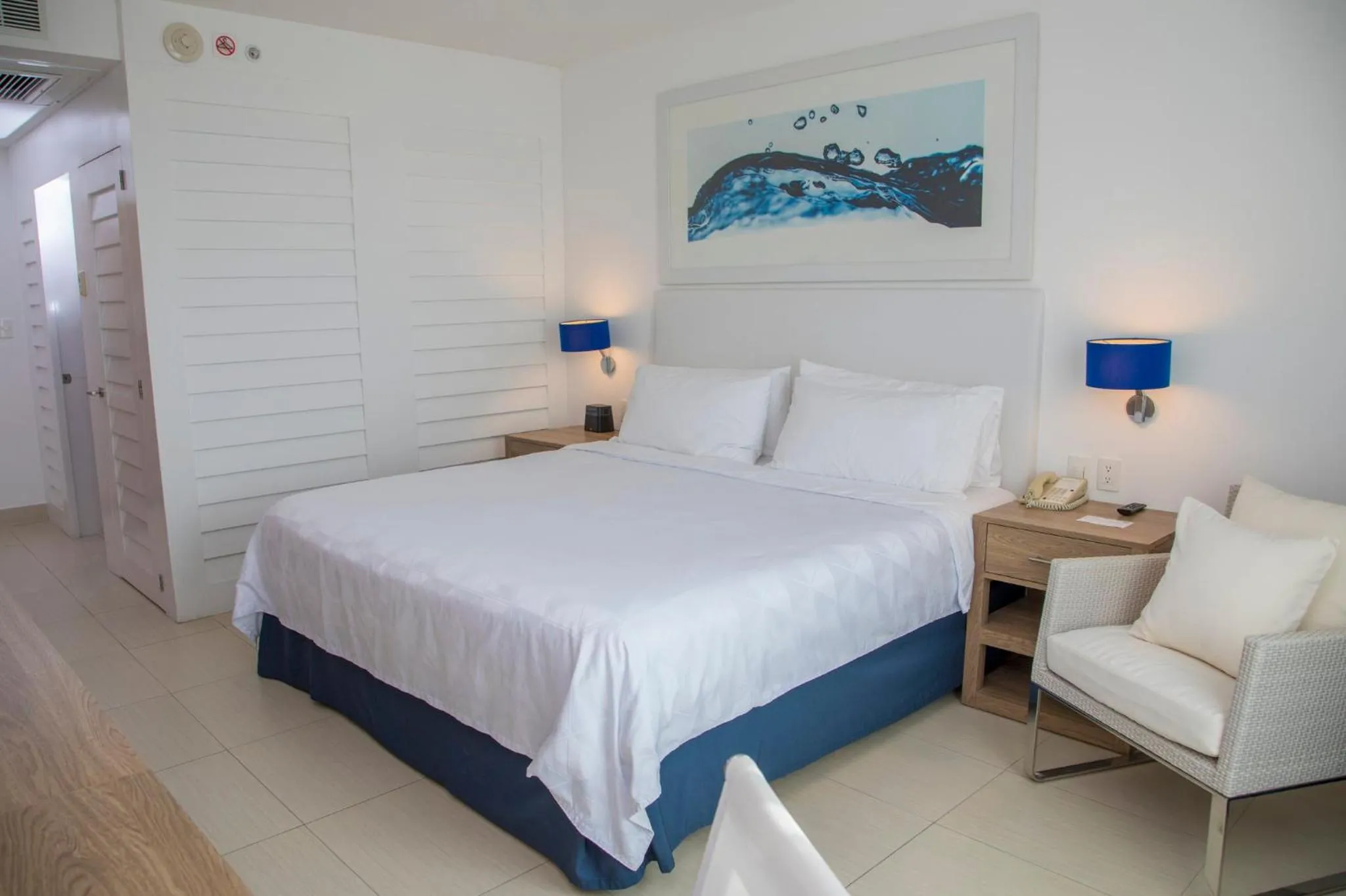 Photo of the whole room, Bed in Holiday Inn Acapulco La Isla by IHG