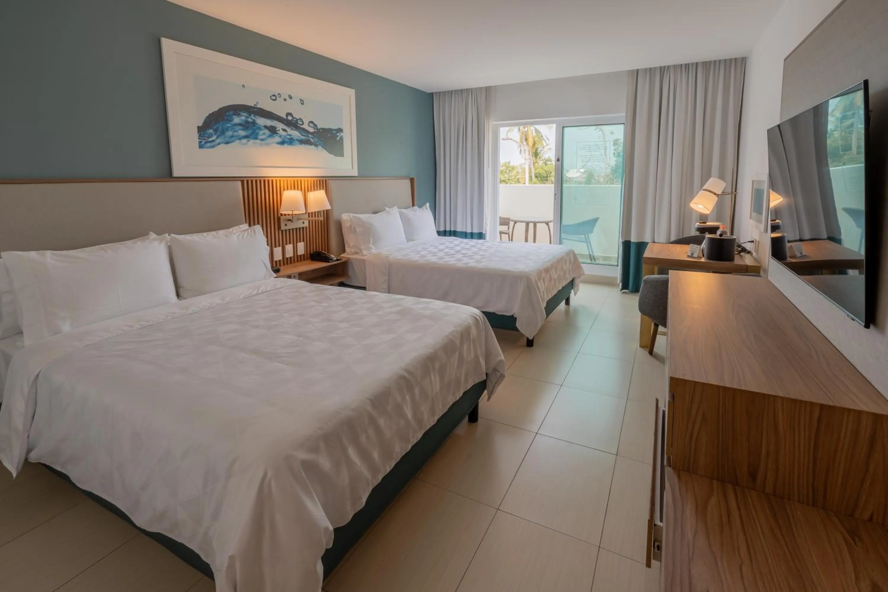 Bed in Holiday Inn Acapulco La Isla by IHG